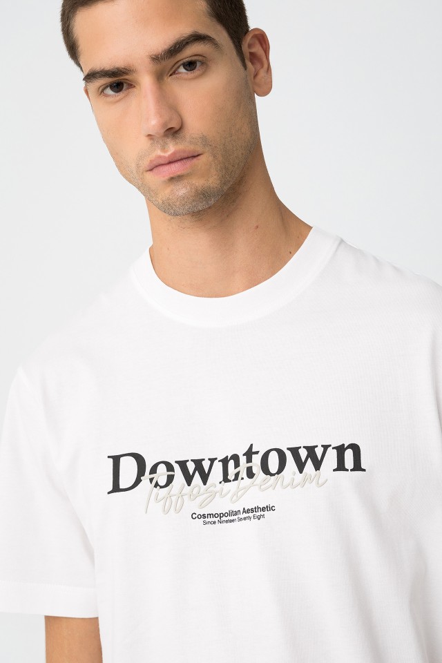 Camiseta Estampada en Relieve