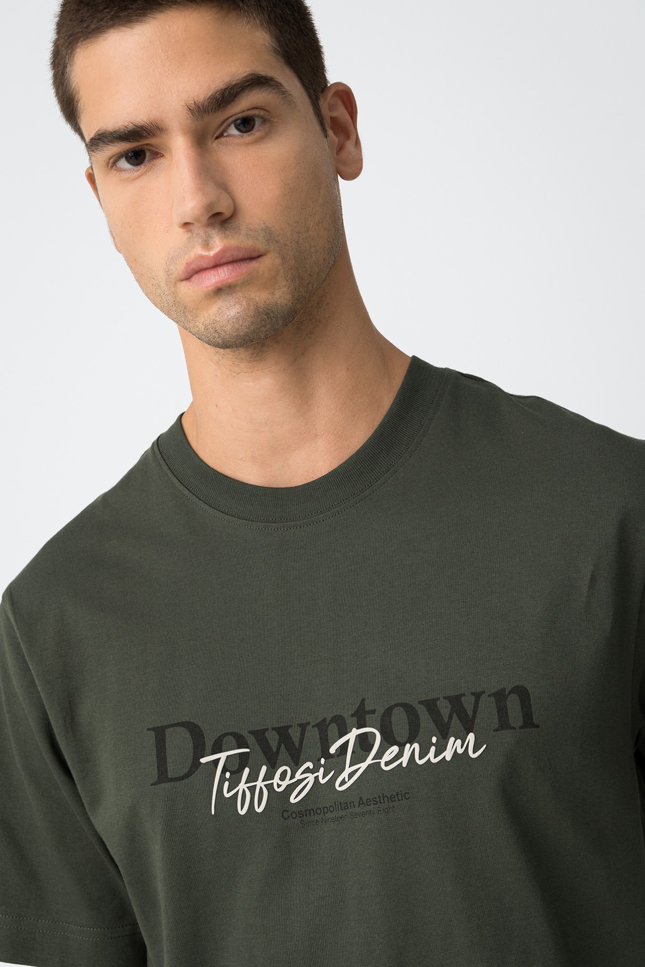 Camiseta Estampada en Relieve