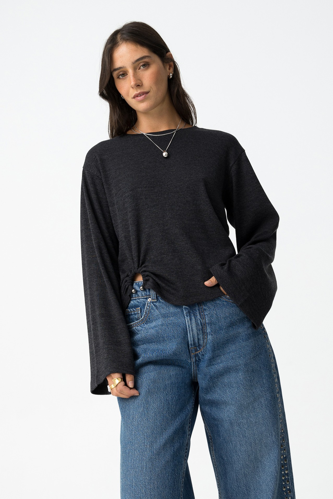 T-shirt com Aro de Metal