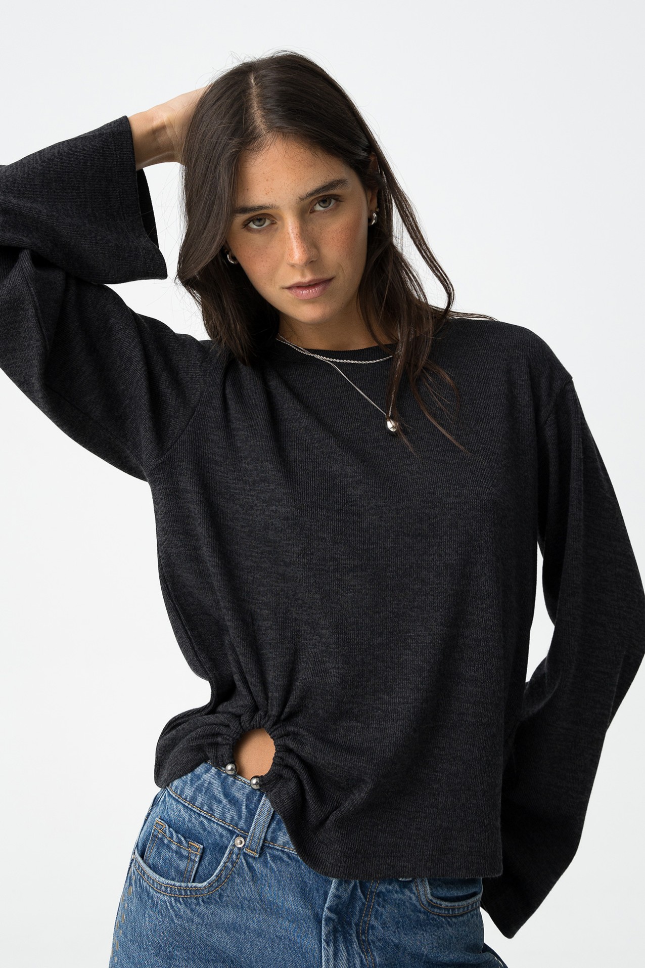 T-shirt com Aro de Metal