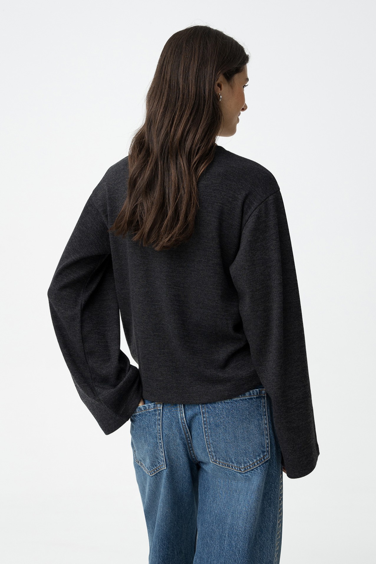 T-shirt com Aro de Metal