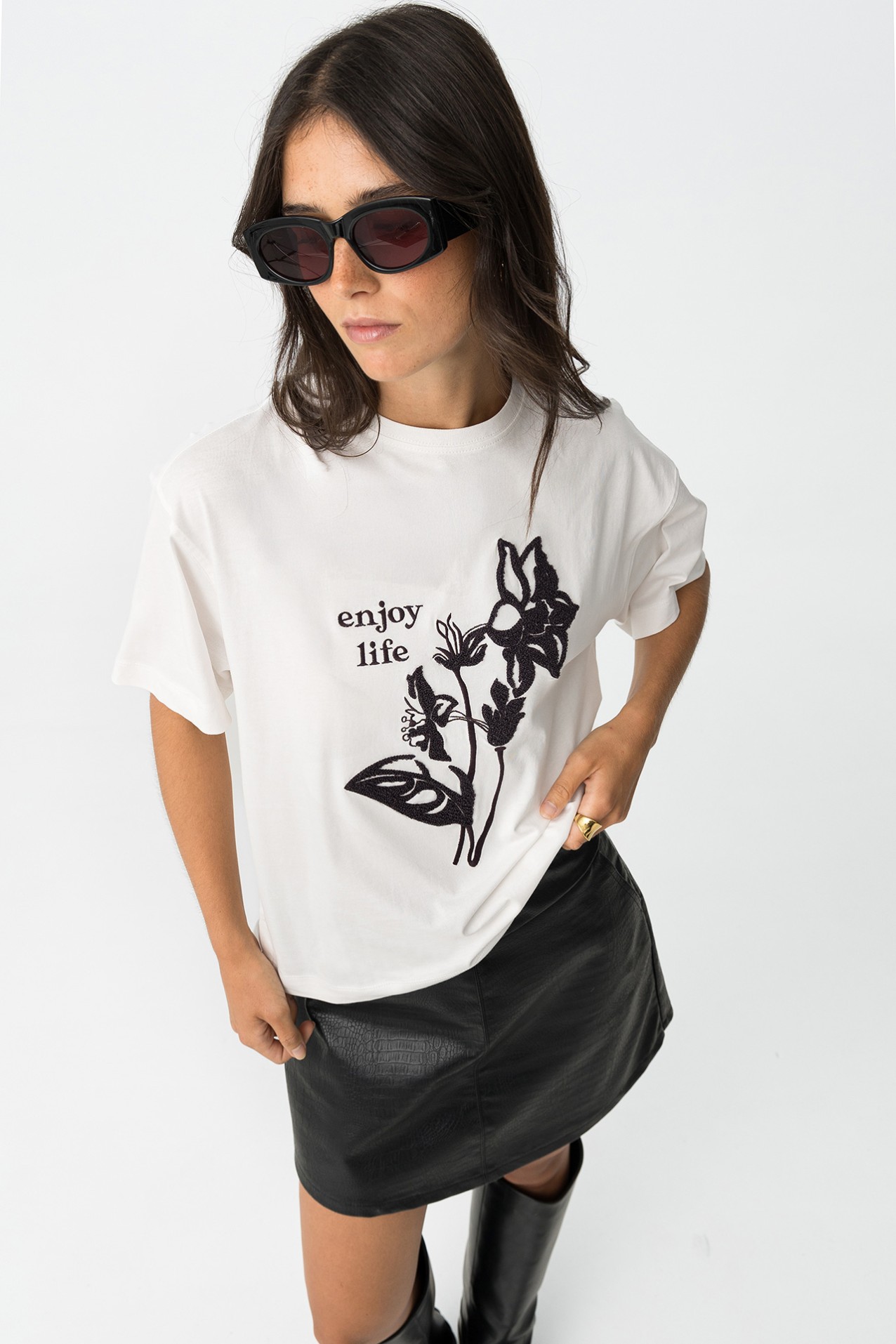 Relaxed T-Shirt with Floral Embroidery