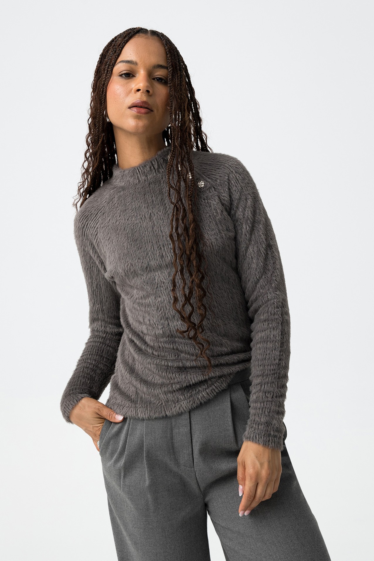 Camiseta gris ajustada