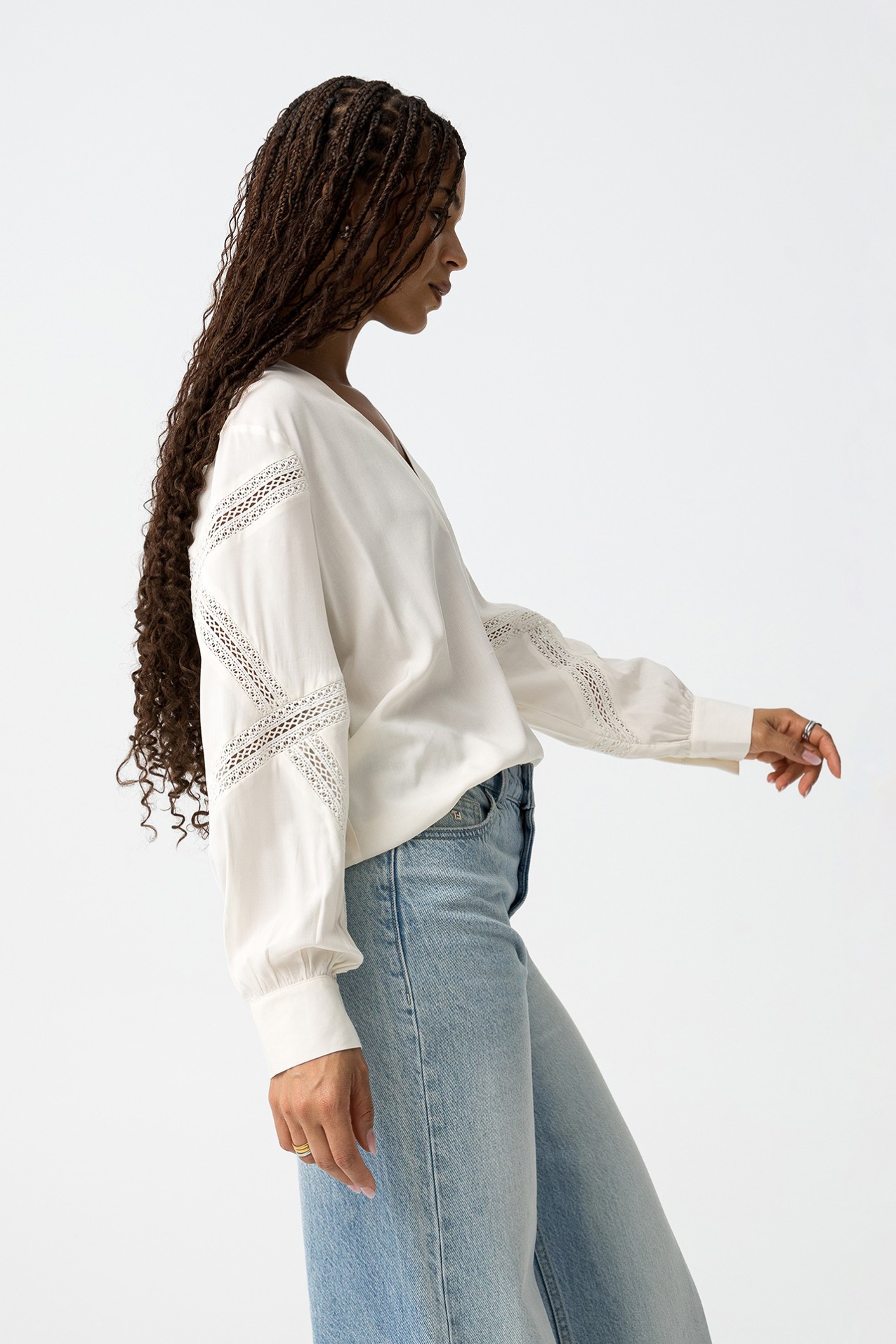 Blusa con detalles de encaje