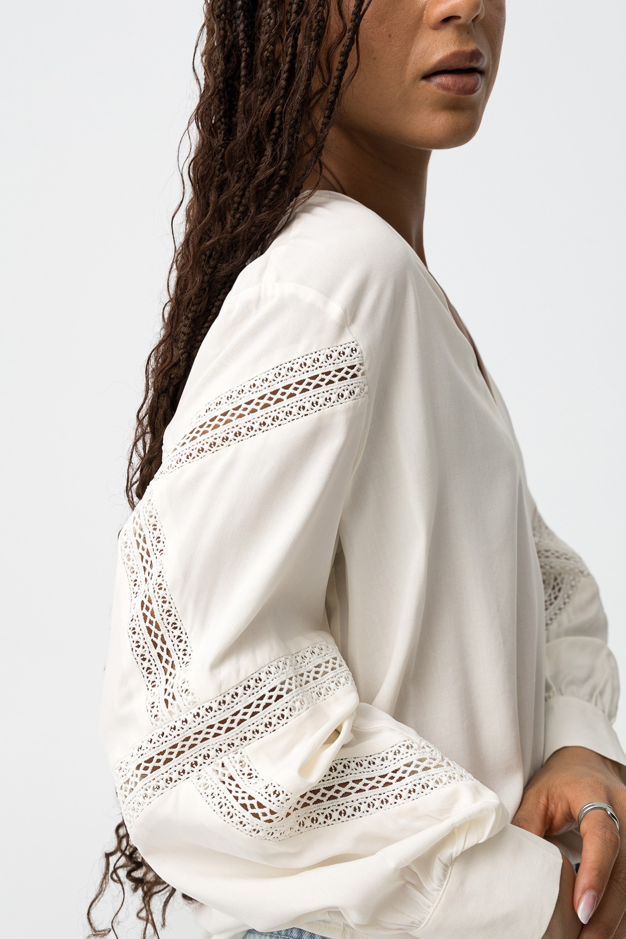 Blusa con detalles de encaje
