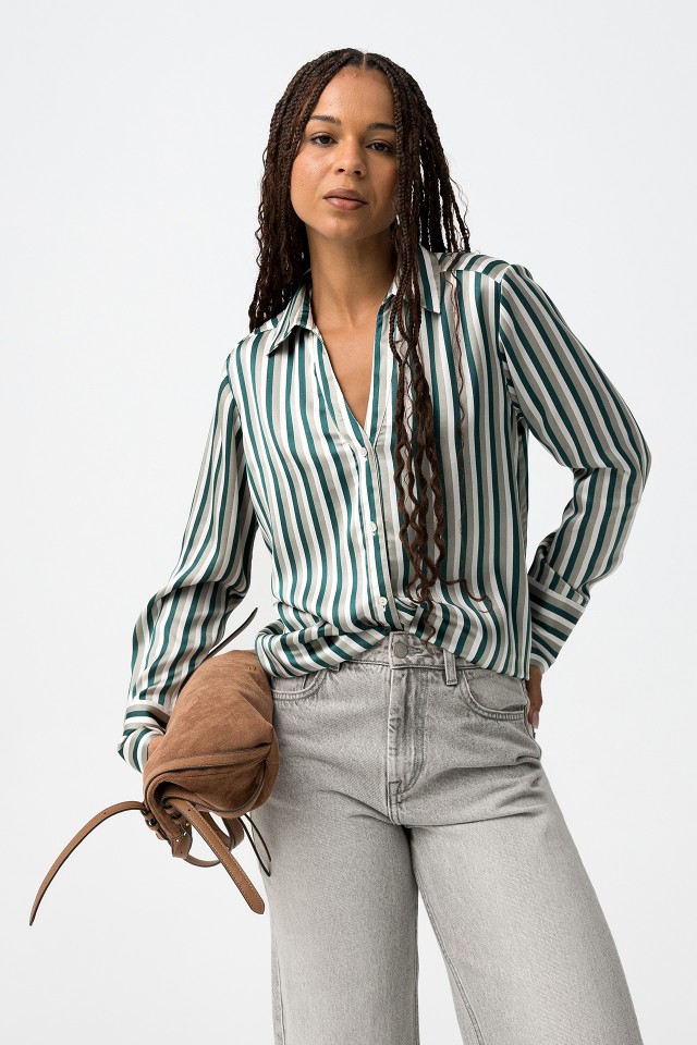 Camisa Acetinada s Riscas