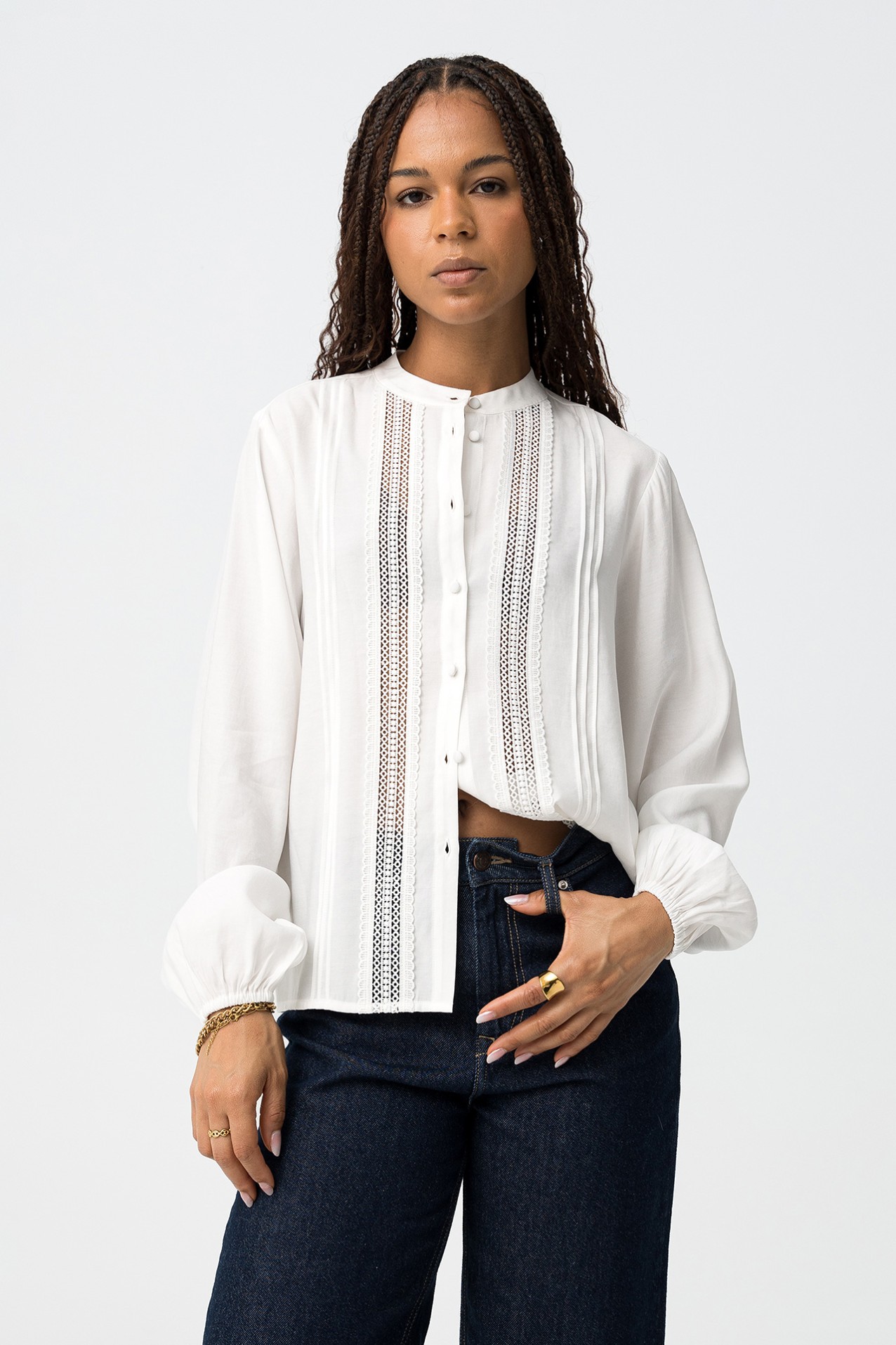 Camisa blanca con encaje