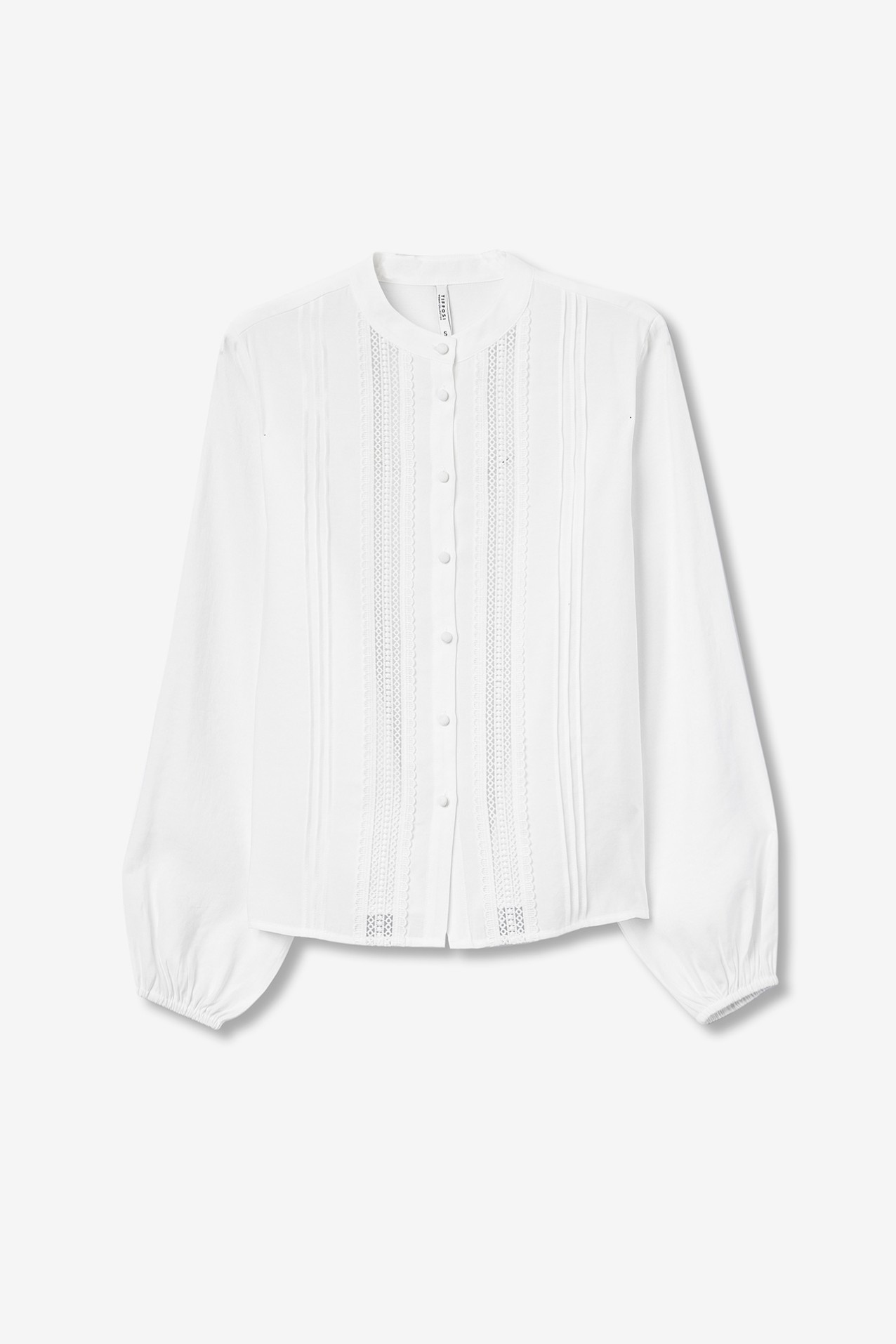 Camisa blanca con encaje
