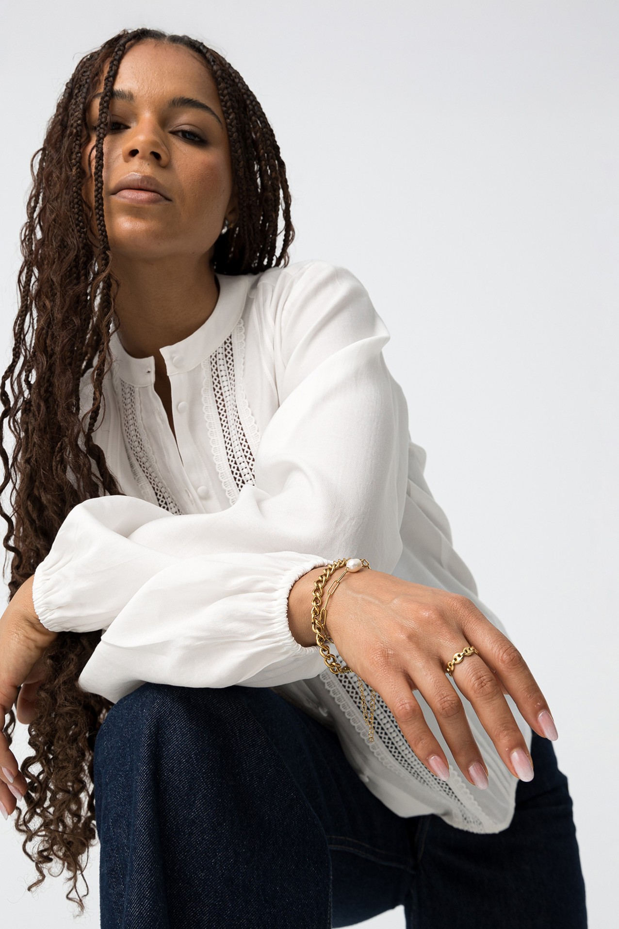 Camisa blanca con encaje