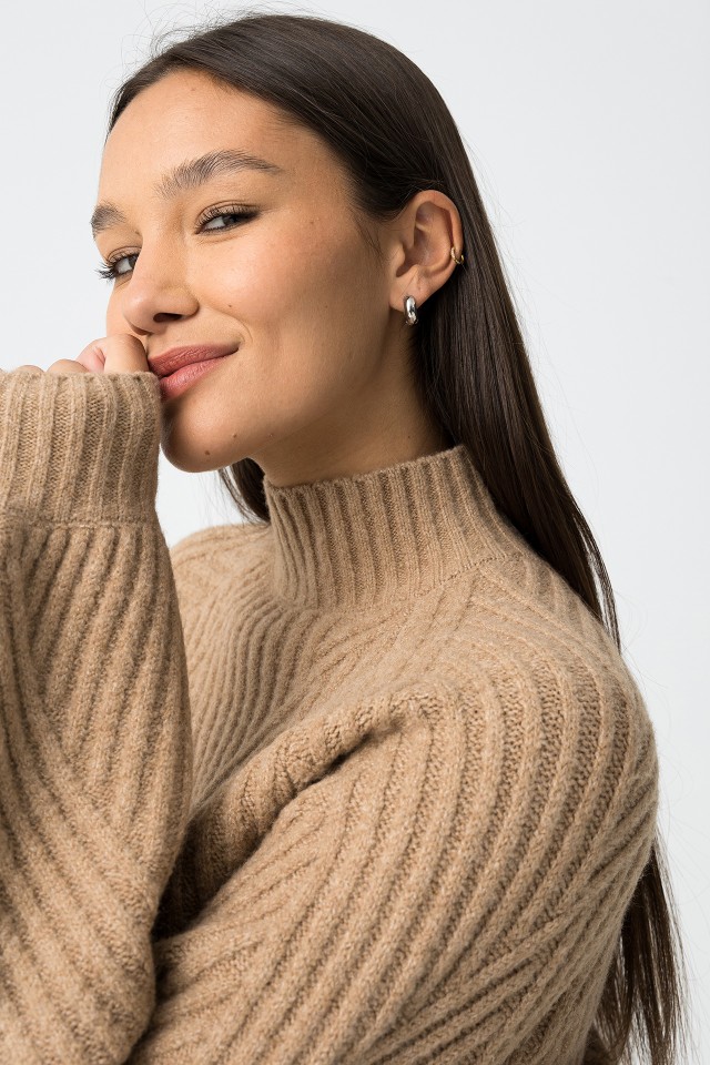 Sweater with Diagonal Ribbing