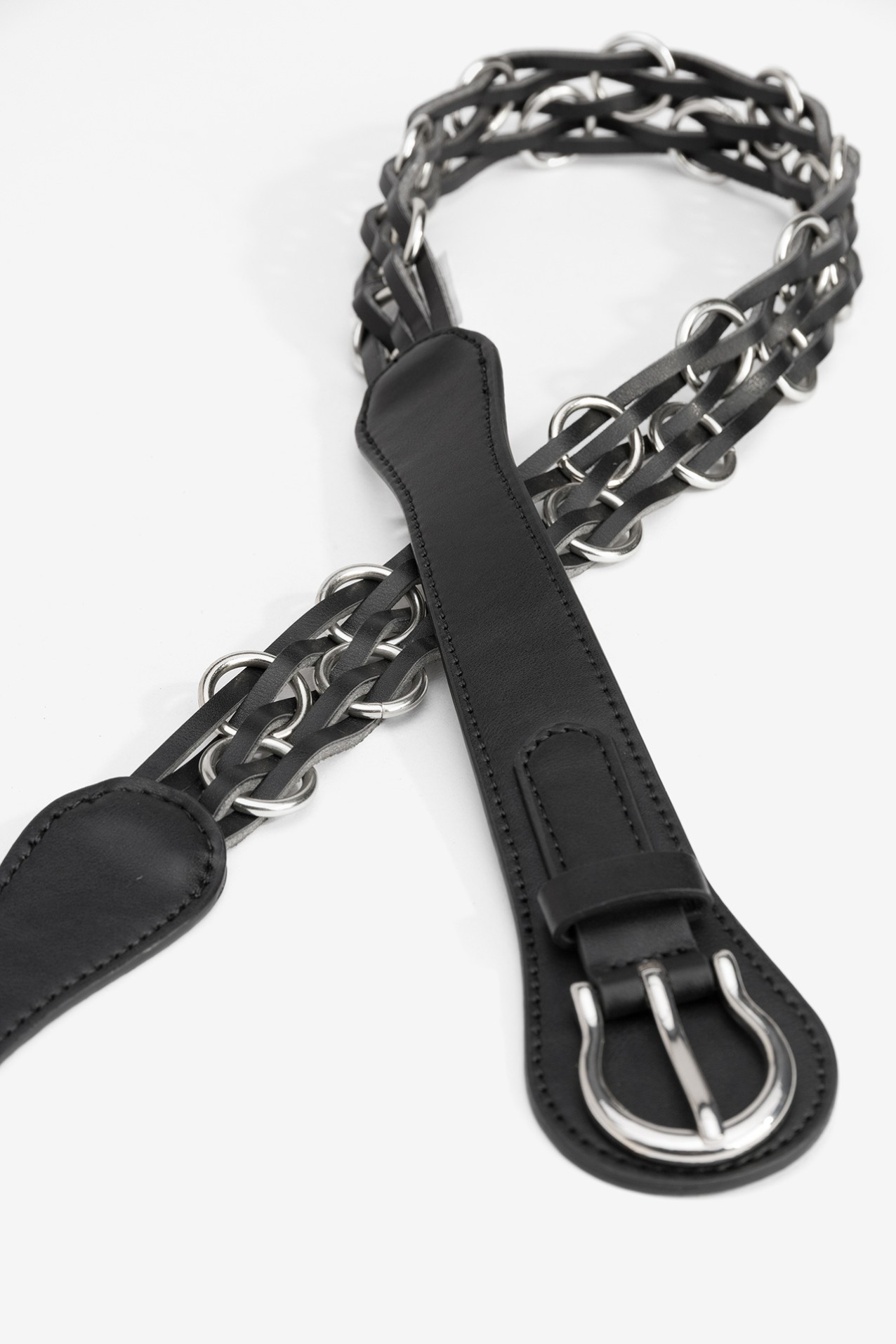 Cinto Preto com Correntes