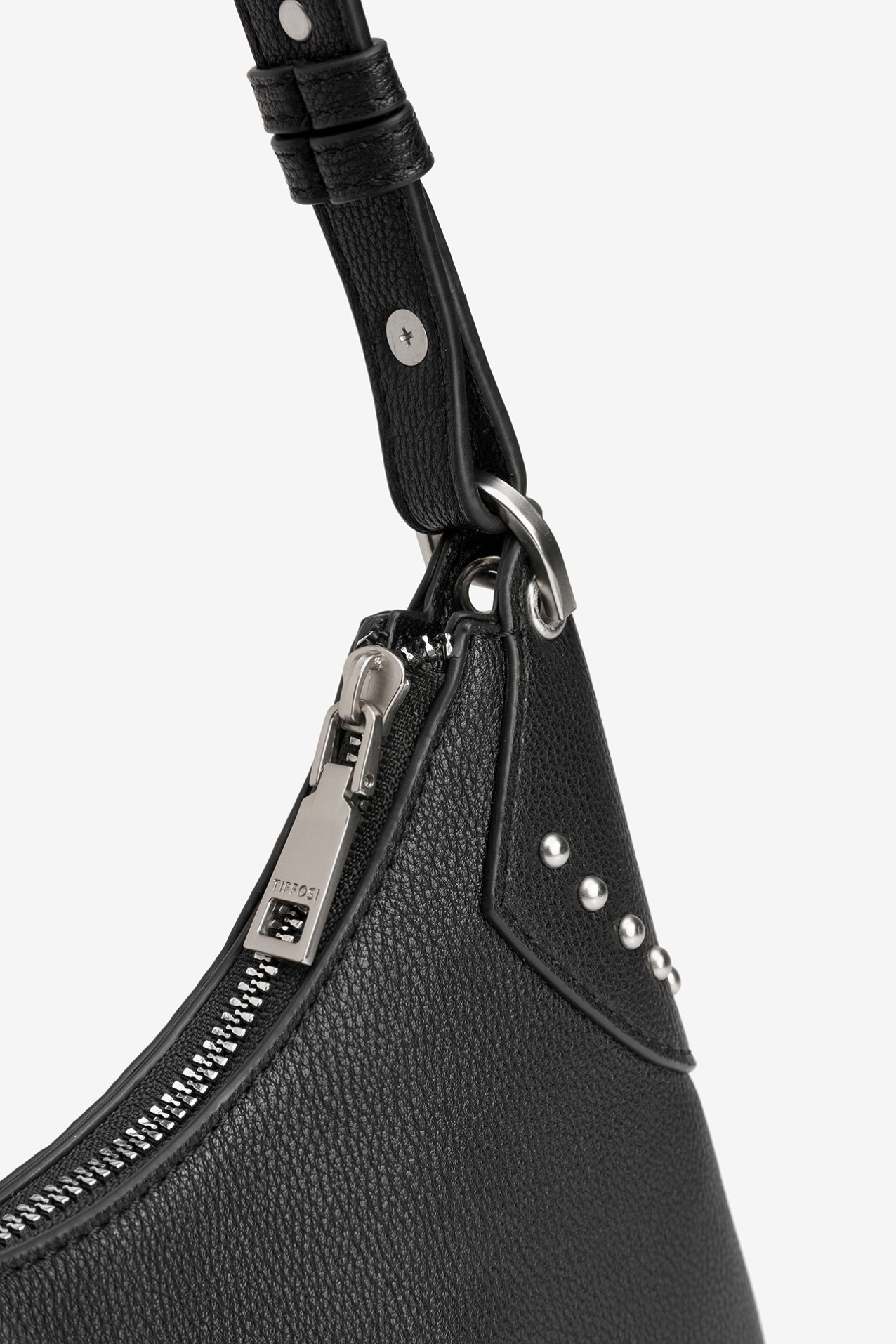 Carteira preta com franjas