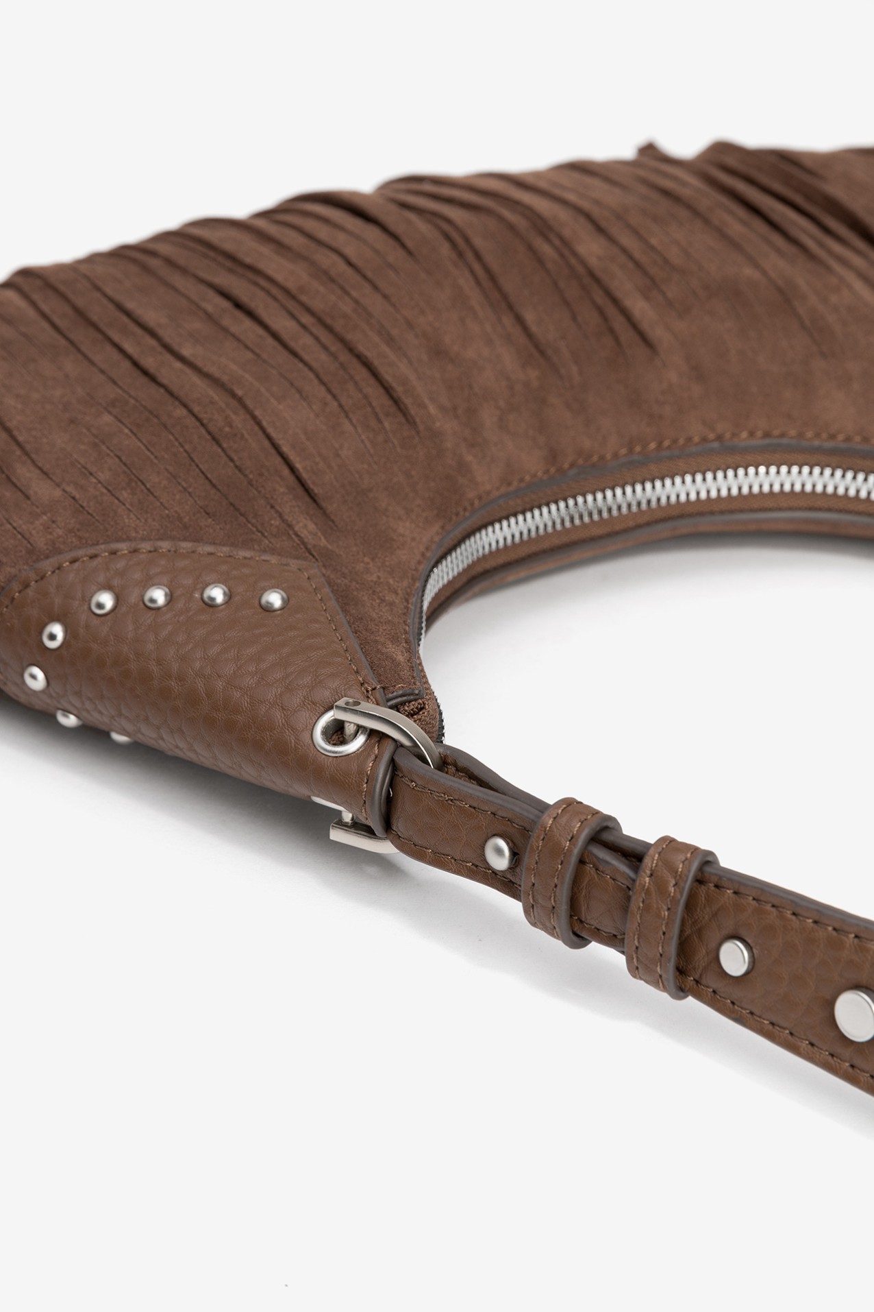 Bolso marrn con flecos