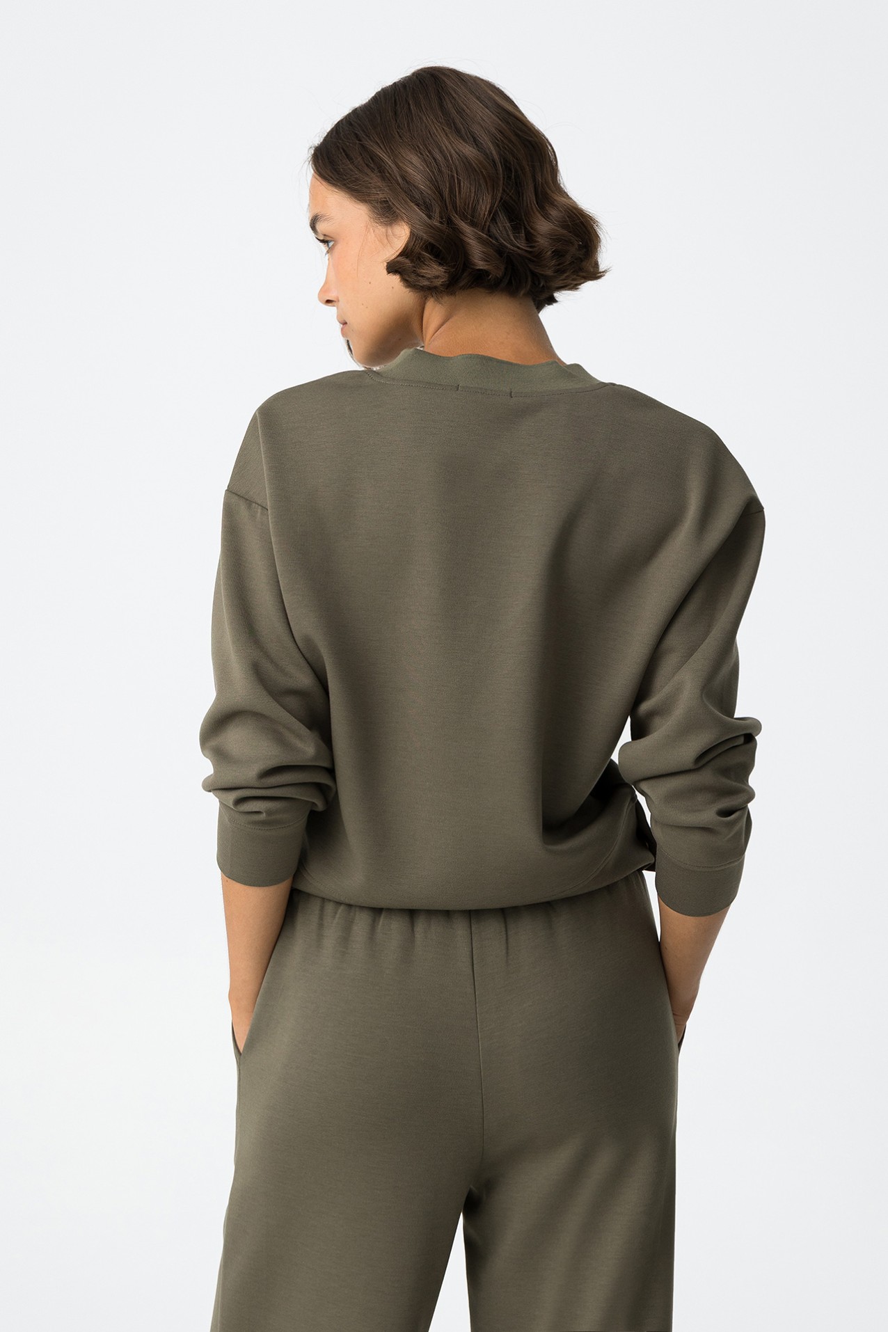 Sweat com Botes Metlicos