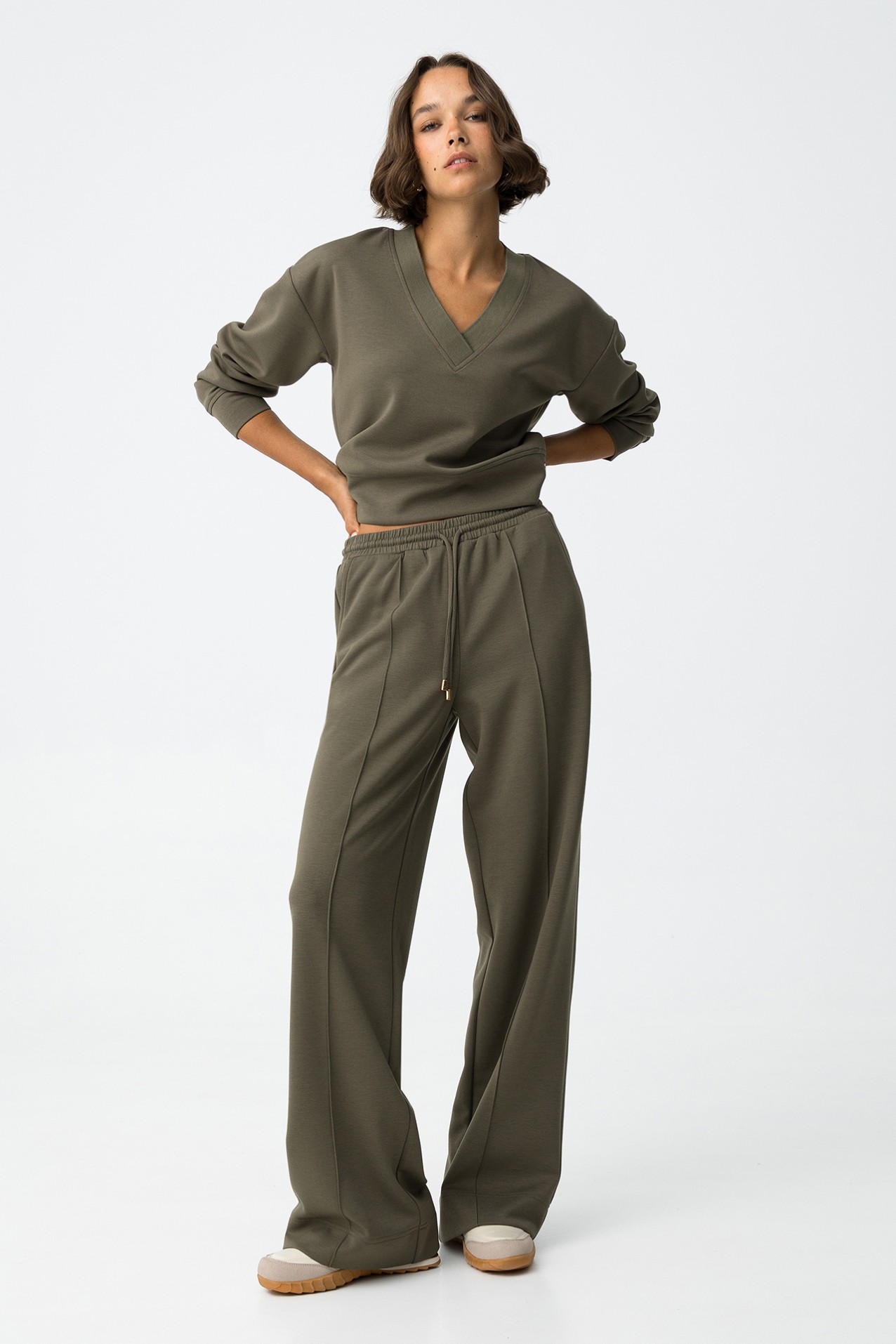 Sweat com Botes Metlicos