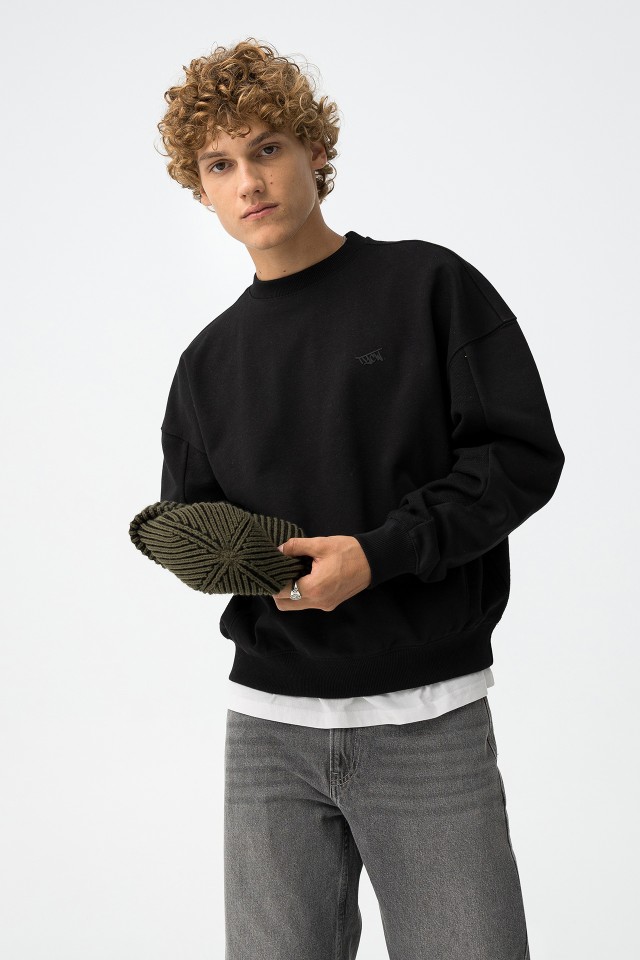 Sweatshirt Boxy Preta