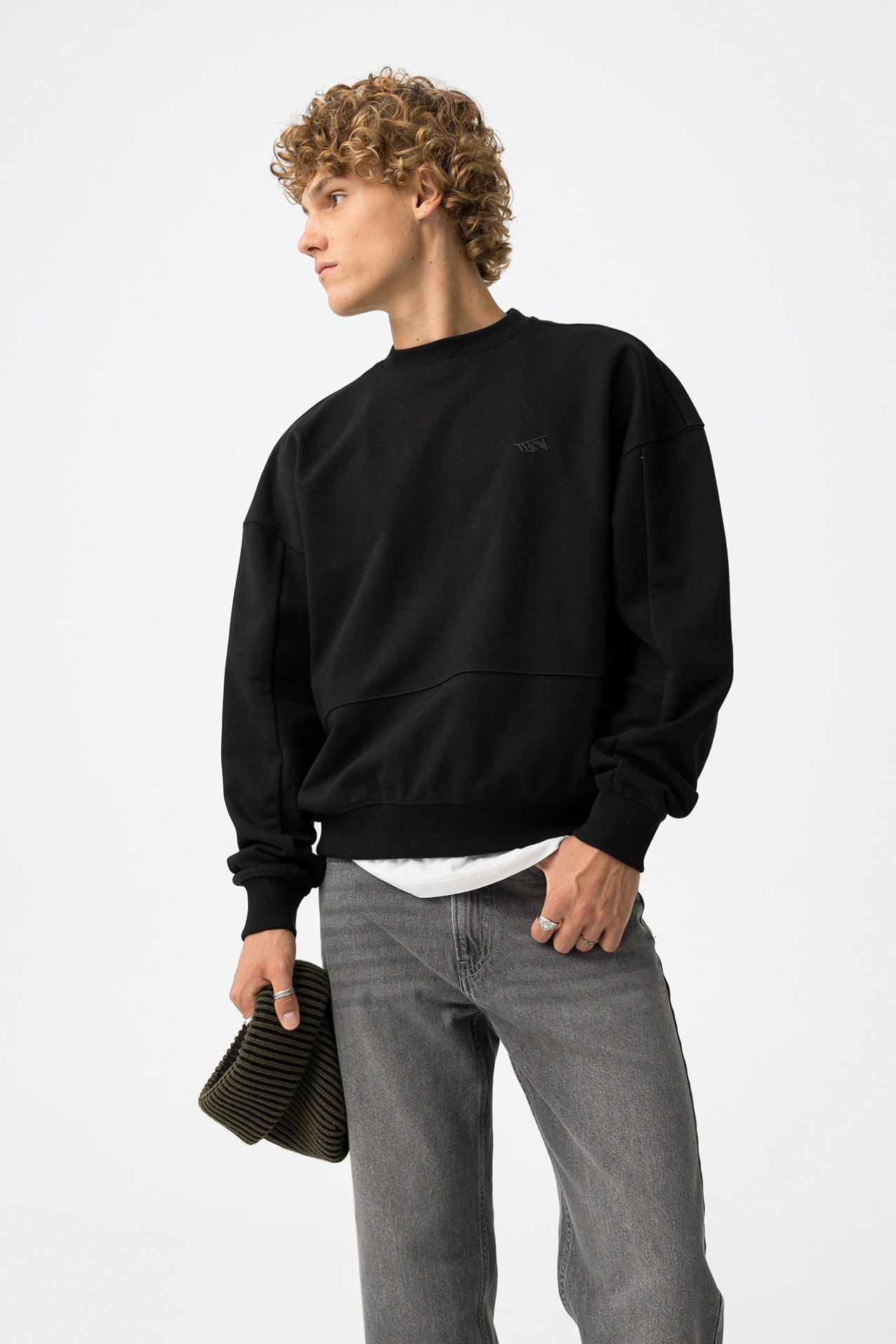 Sweatshirt Boxy Preta