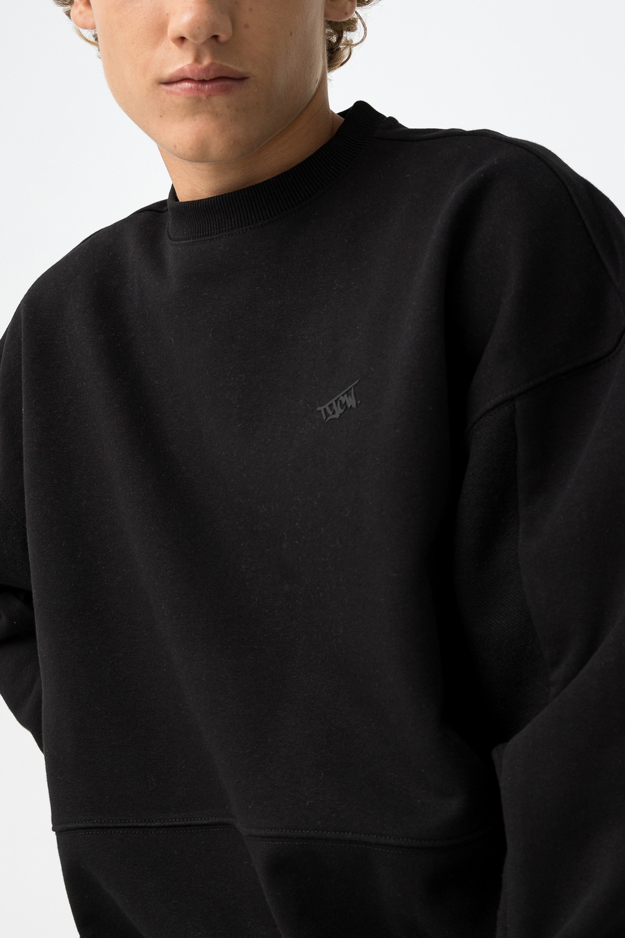 Sweatshirt Boxy Preta