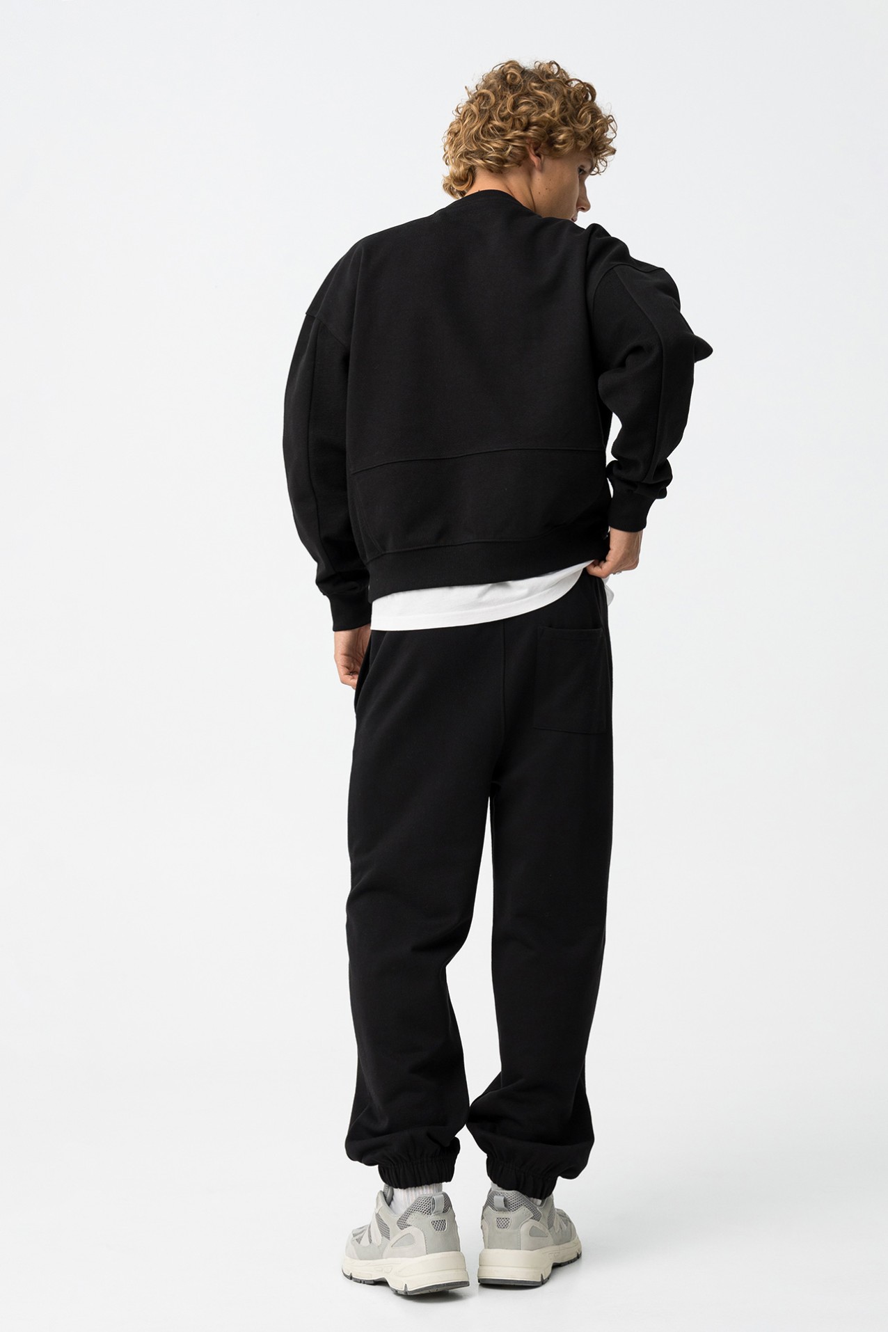 Calas Relaxed Fit Preto