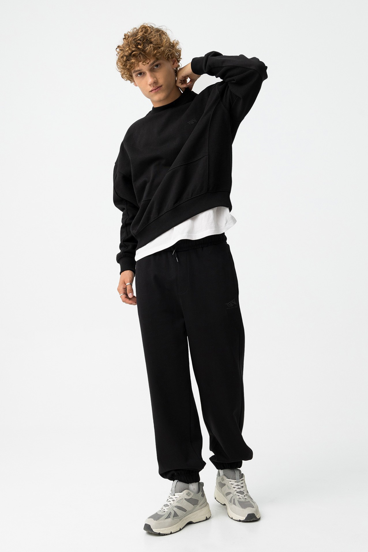 Calas Relaxed Fit Preto