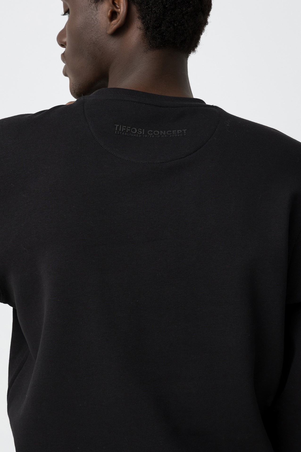 Sweatshirt com bolso de zper