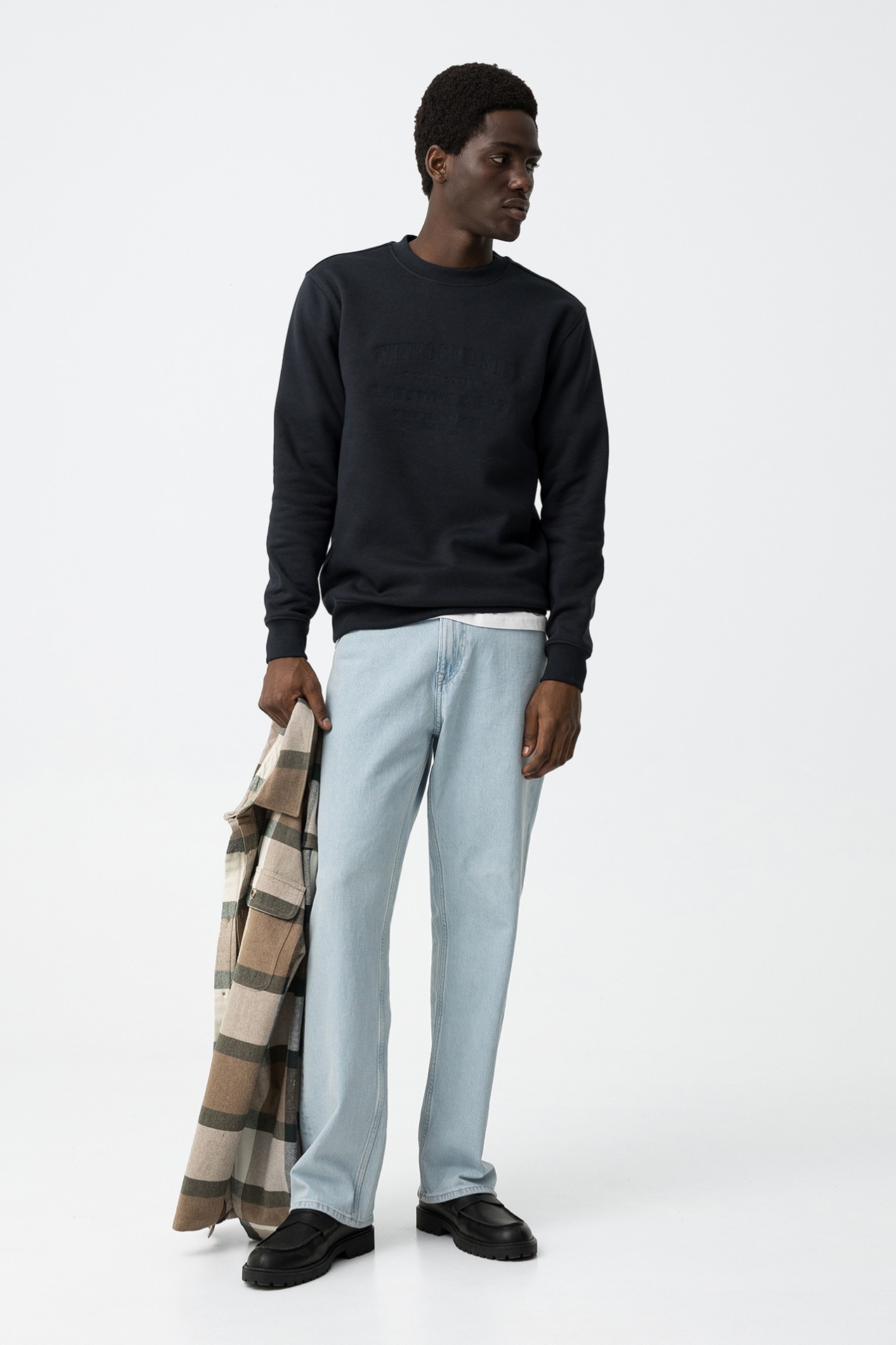 Sudadera con Bordado Frontal