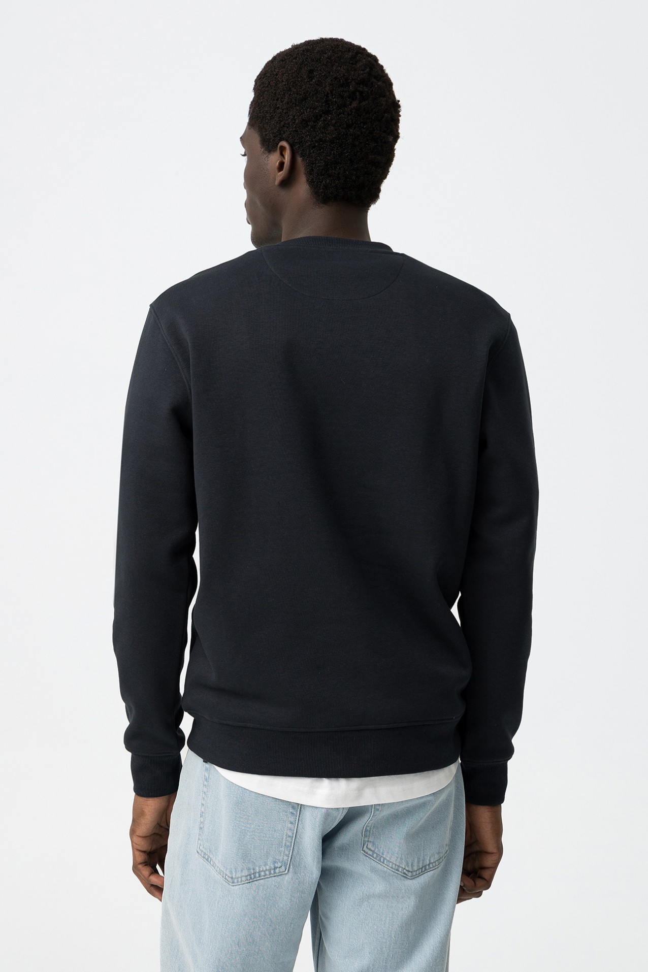 Sudadera con Bordado Frontal