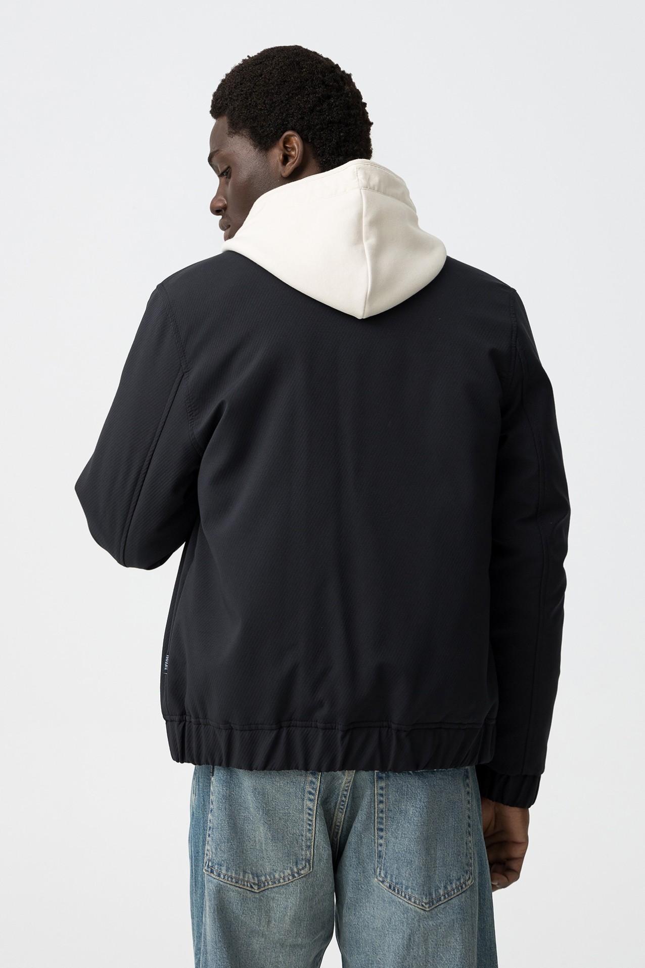 Casaco com Gola em Contraste