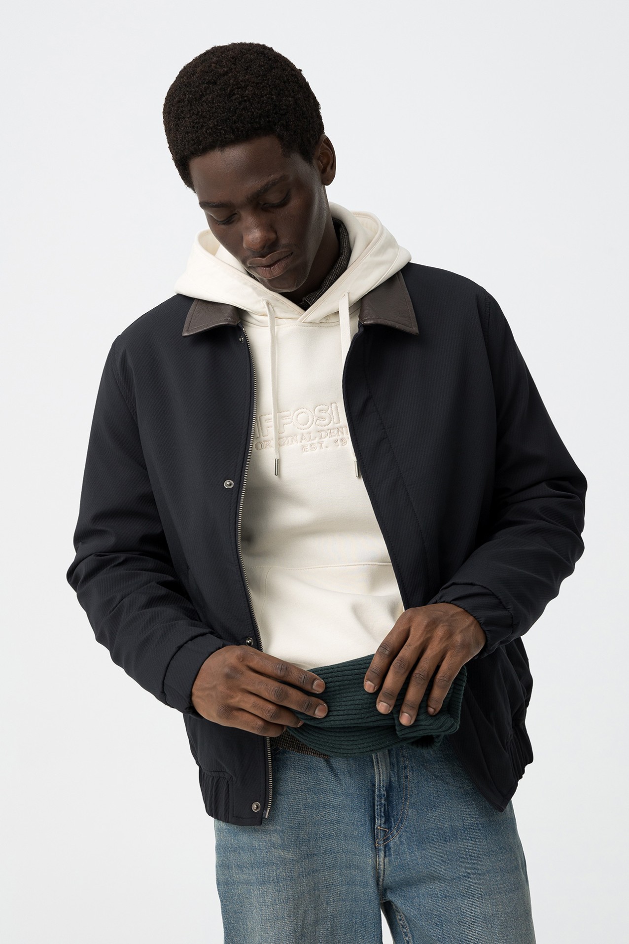 Casaco com Gola em Contraste