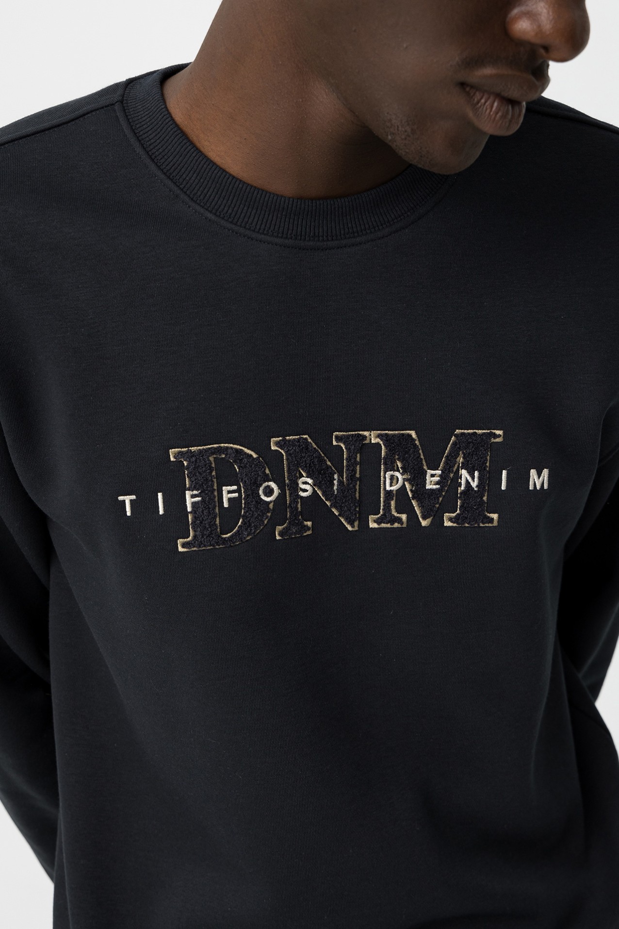 Sweatshirt com Bordado Frontal