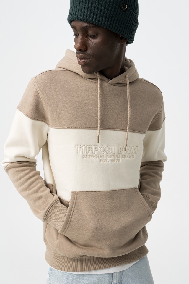 Hoodie com Bordado Frontal