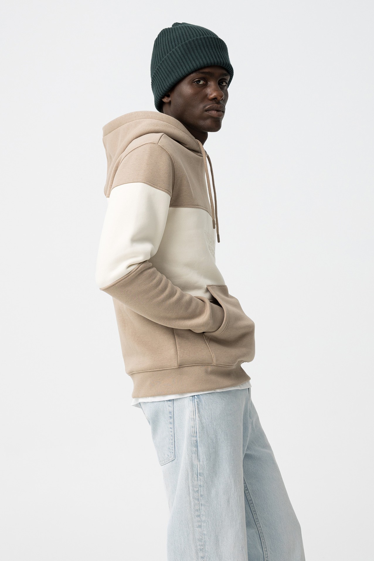 Hoodie com Bordado Frontal