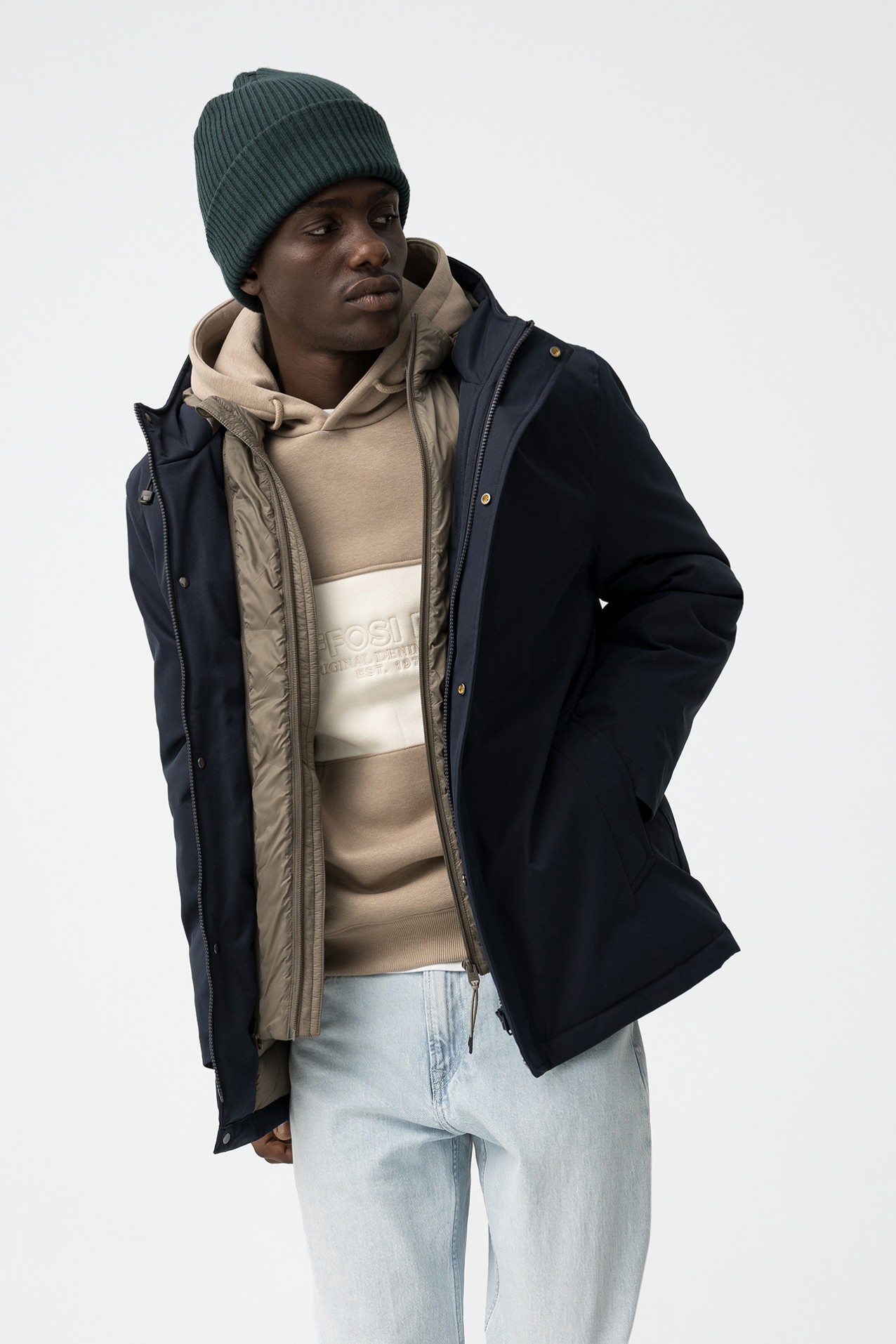 Abrigo azul marino oscuro