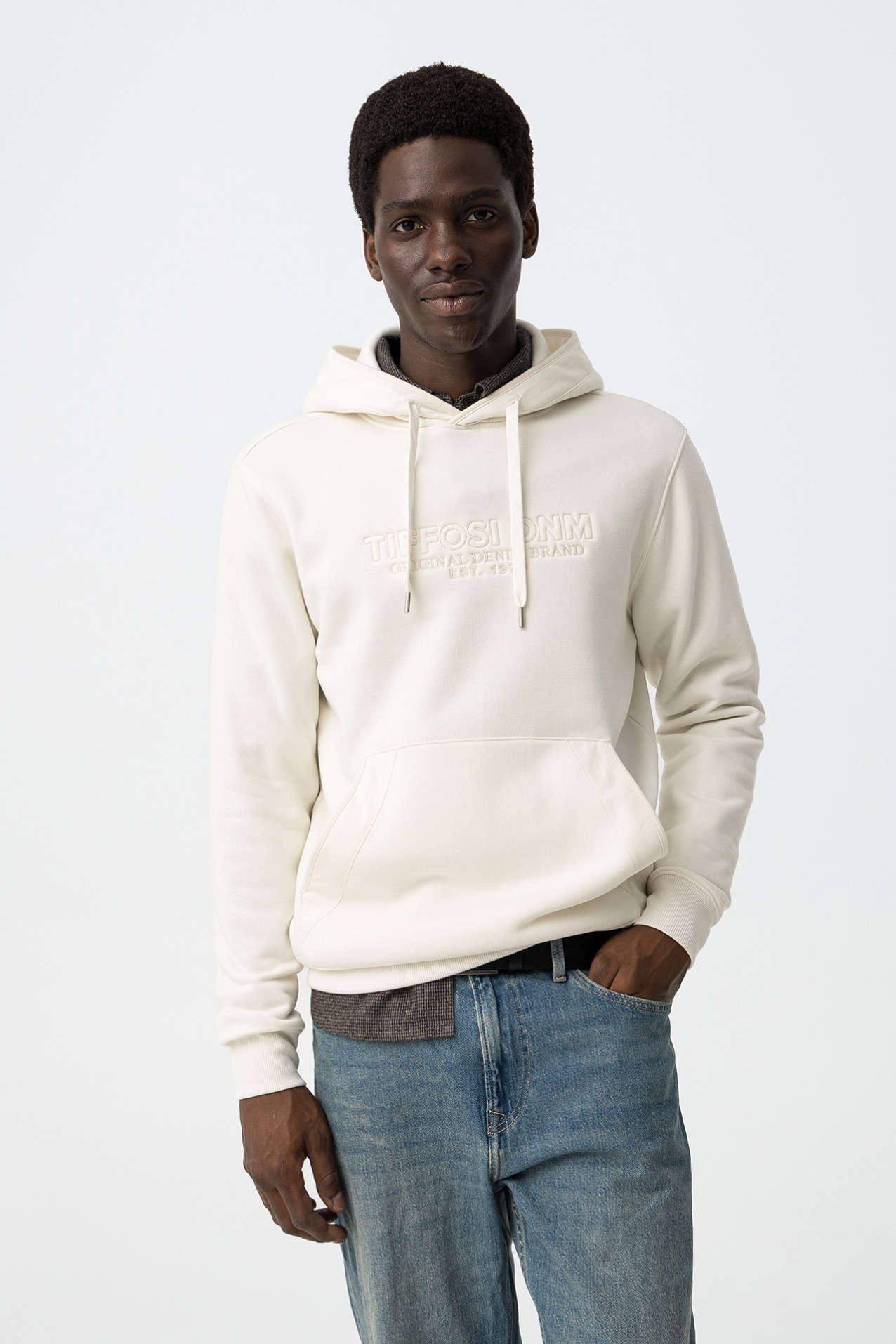 Hoodie com Bordado Frontal