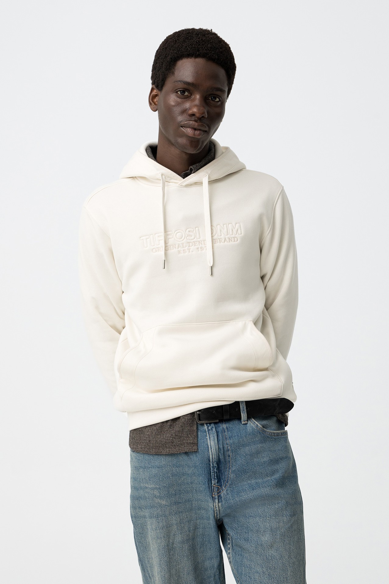 Hoodie com Bordado Frontal