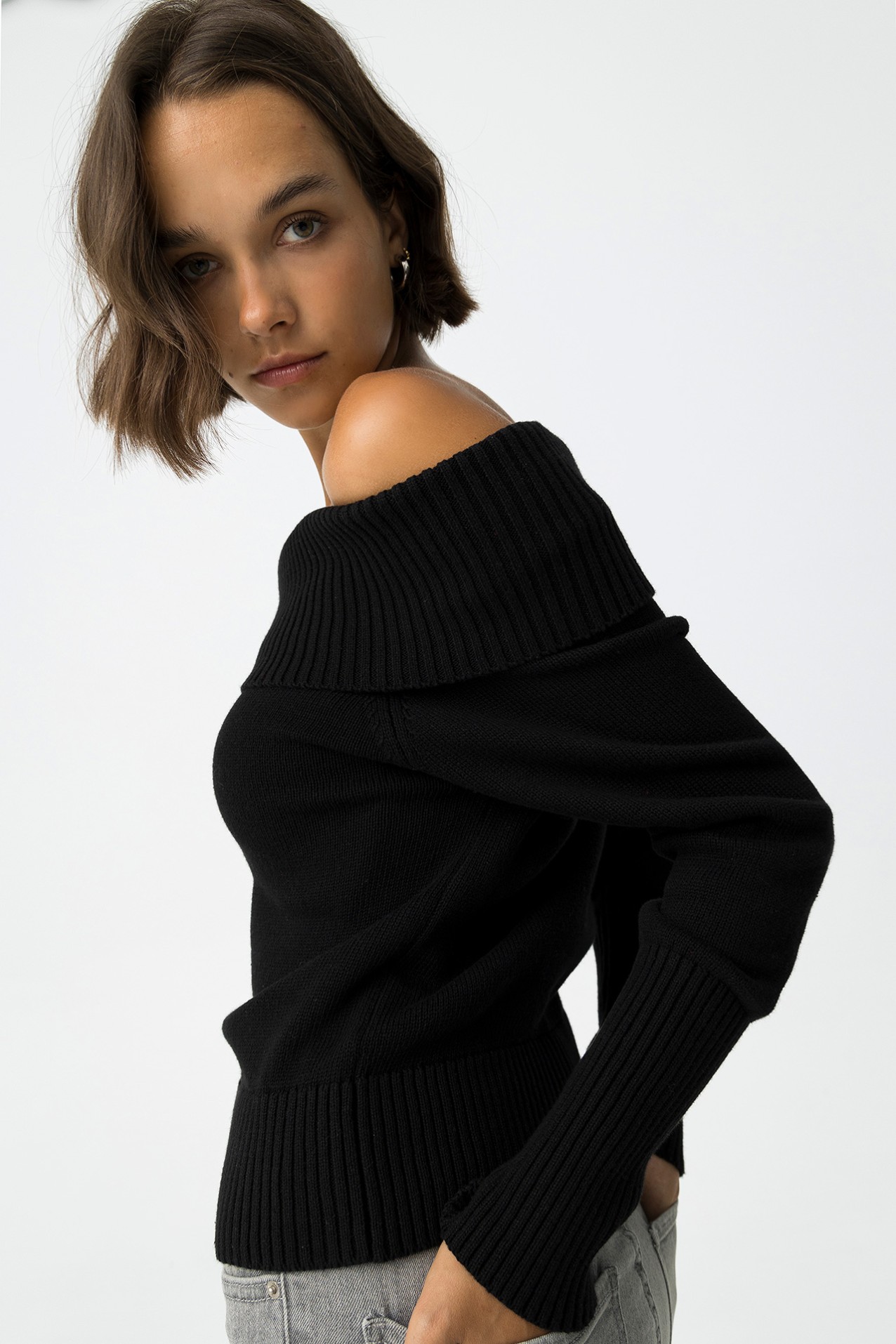 Slim Fit Sweater with Off-Shoulders