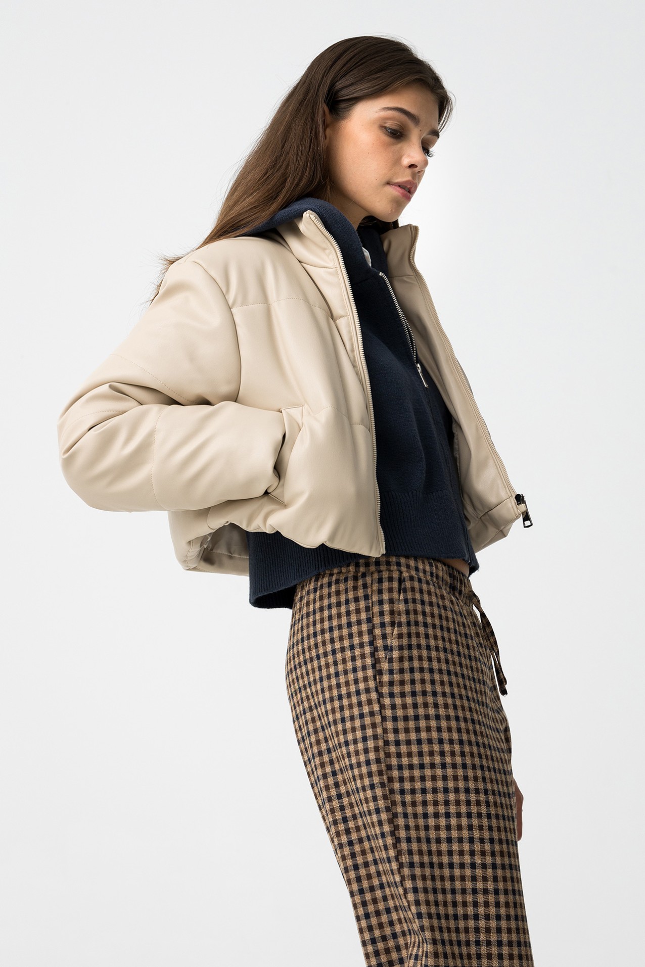 Chaqueta Cropped Acolchada Efecto Piel