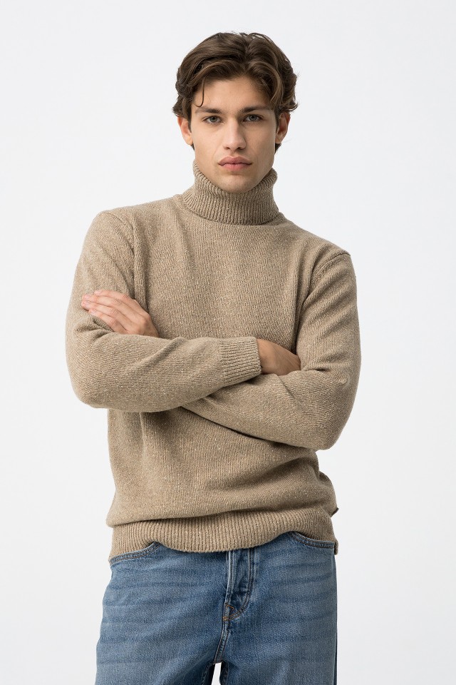 Camisola com Gola Alta