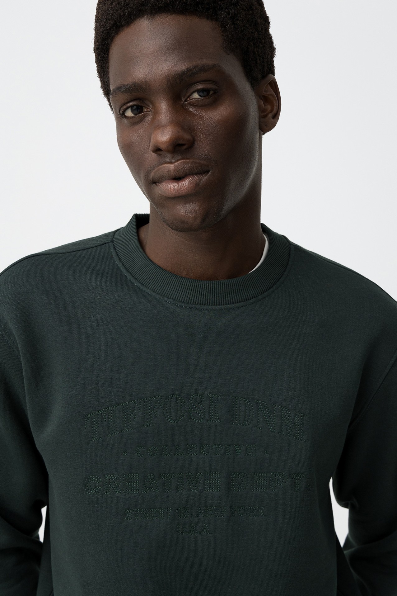 Sweatshirt com Bordado Frontal