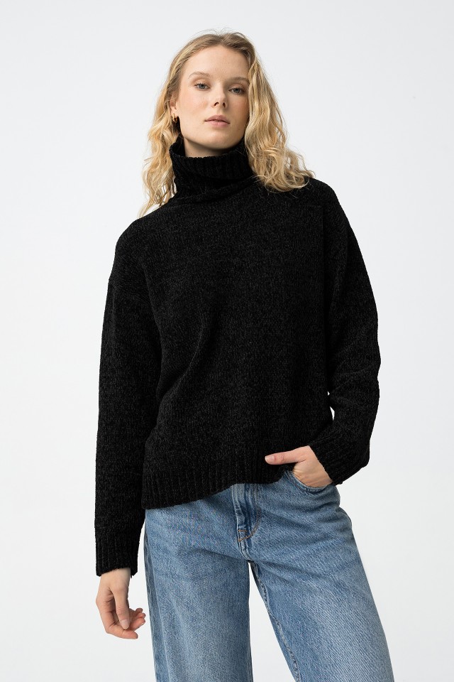 Slim Fit Textured Knit Sweater