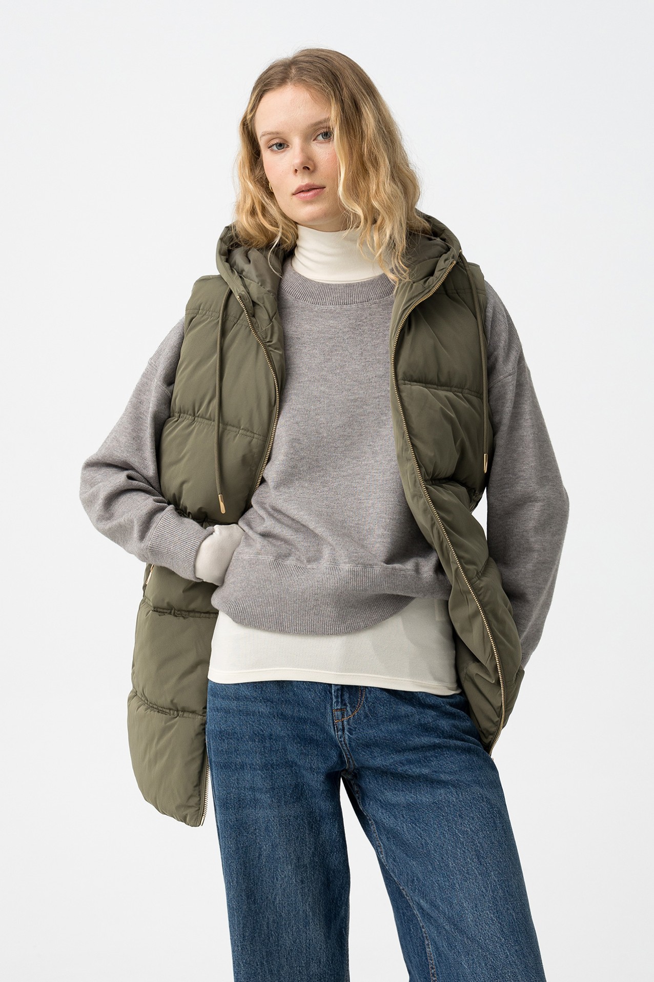 Colete Acolchoado com Capuz