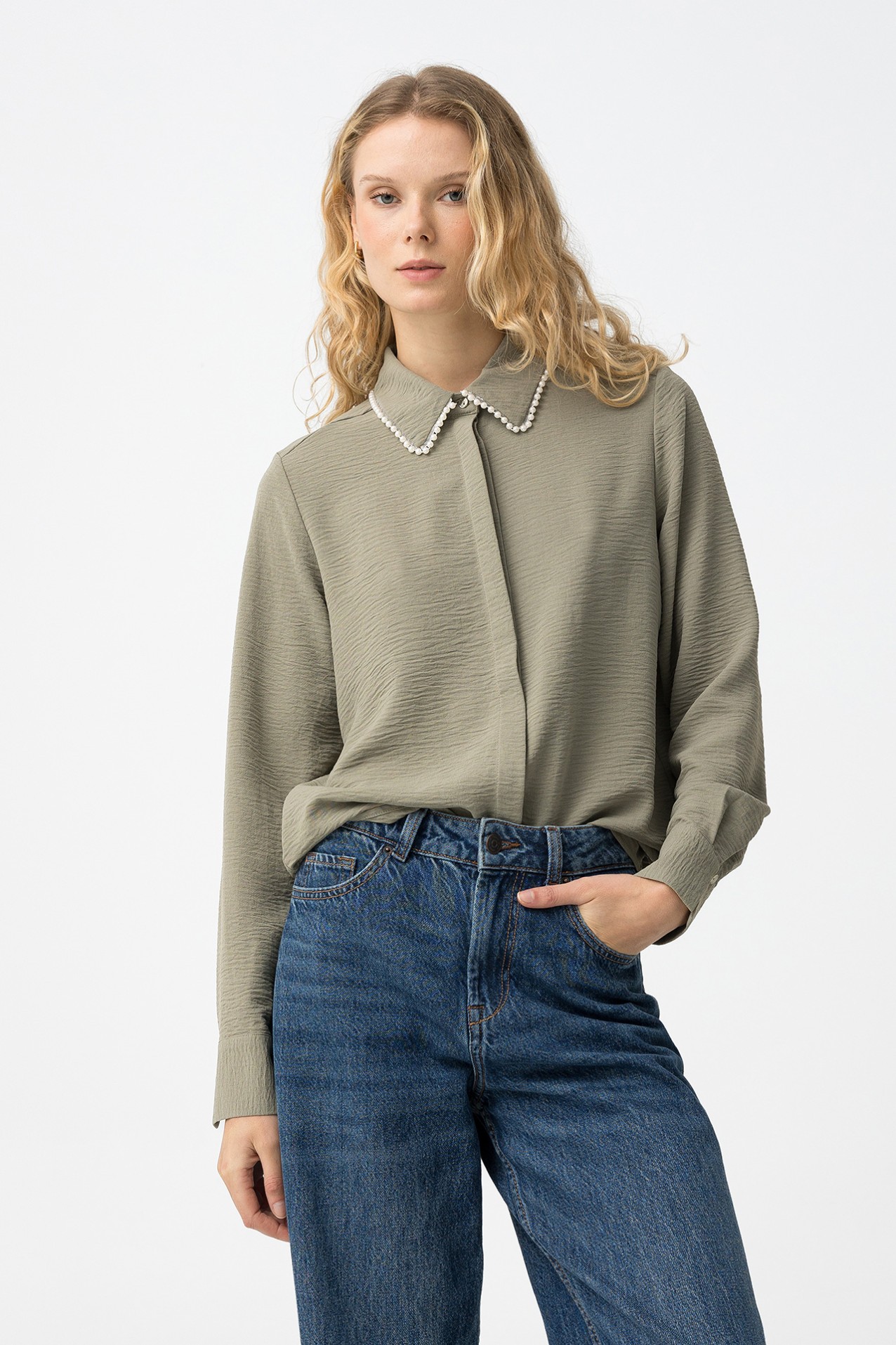 Pearl Collar Green Shirt