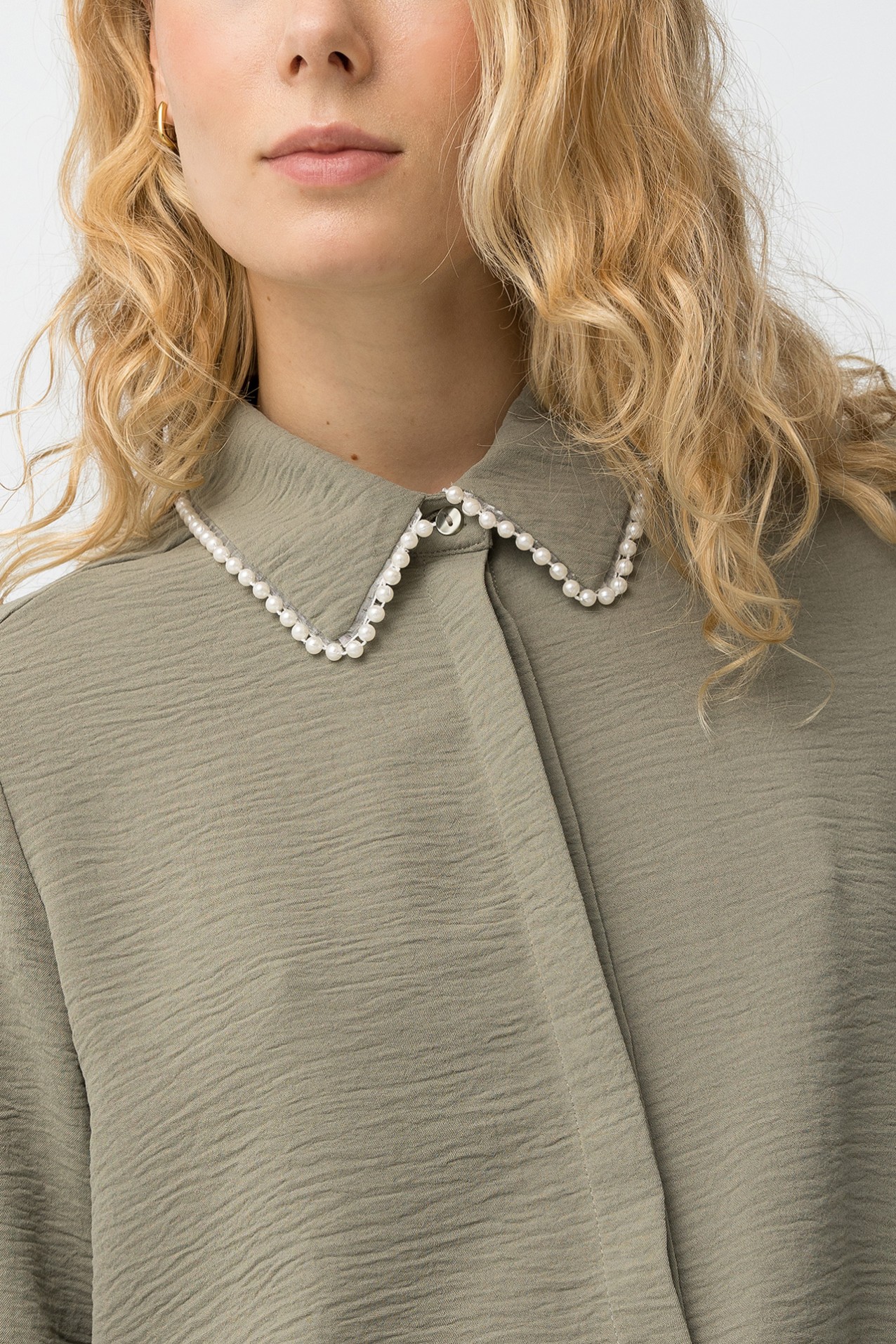 Pearl Collar Green Shirt