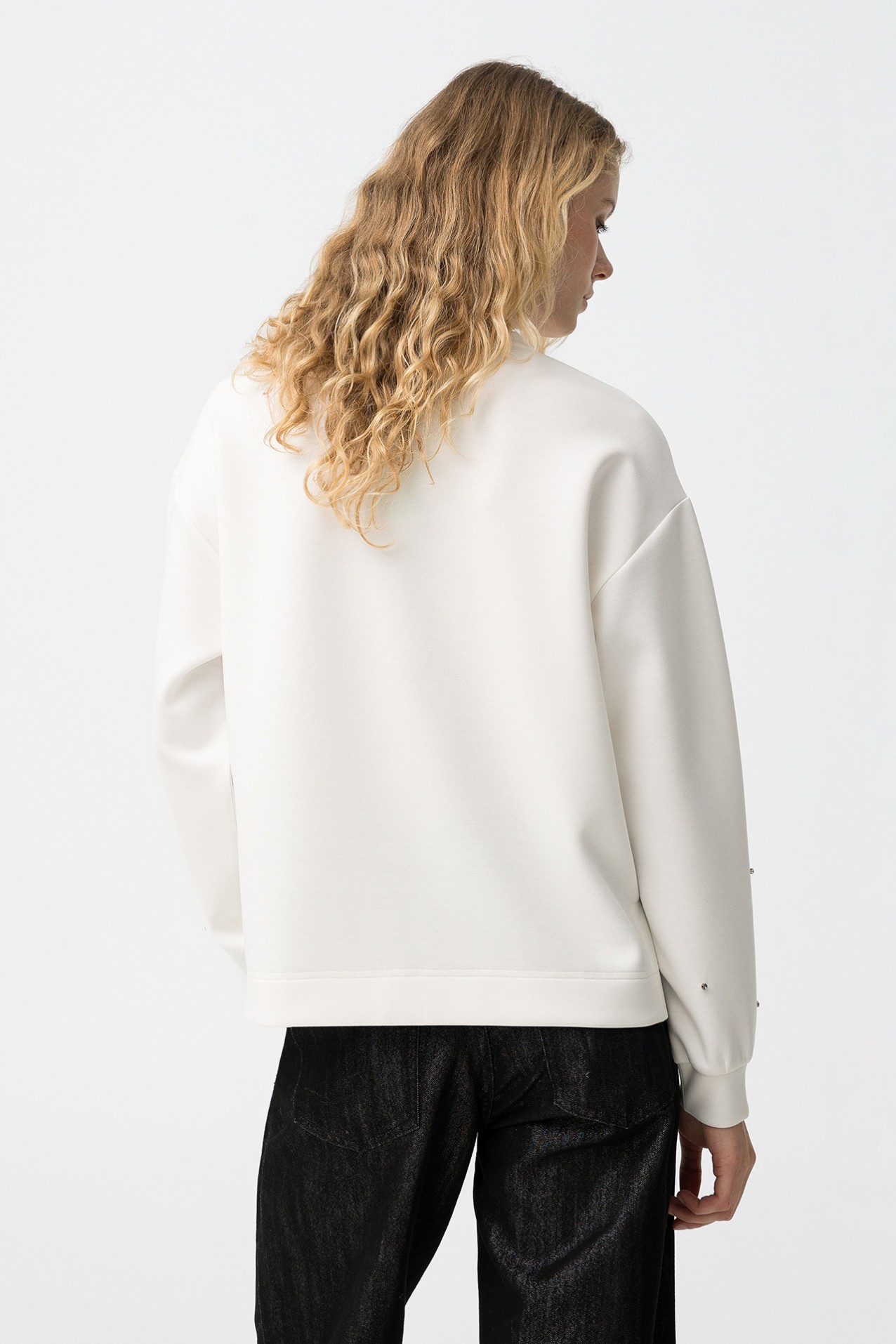 Sudadera Blanca Detallada