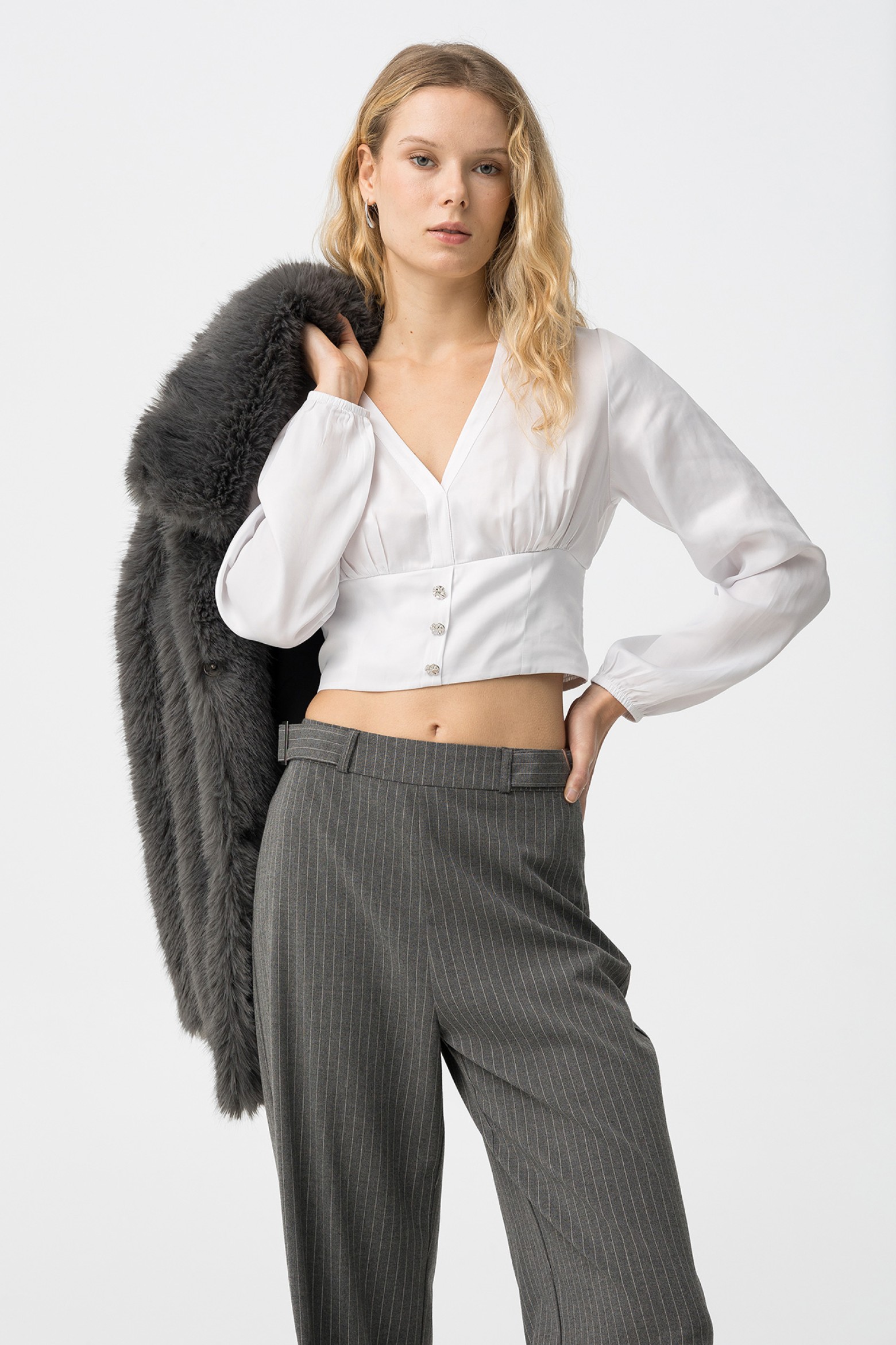 Cropped White Long Sleeve Blouse