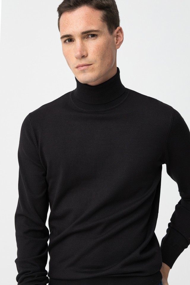 Camisola Slim Tricotada Preta Camisola Slim Tricotada Preta