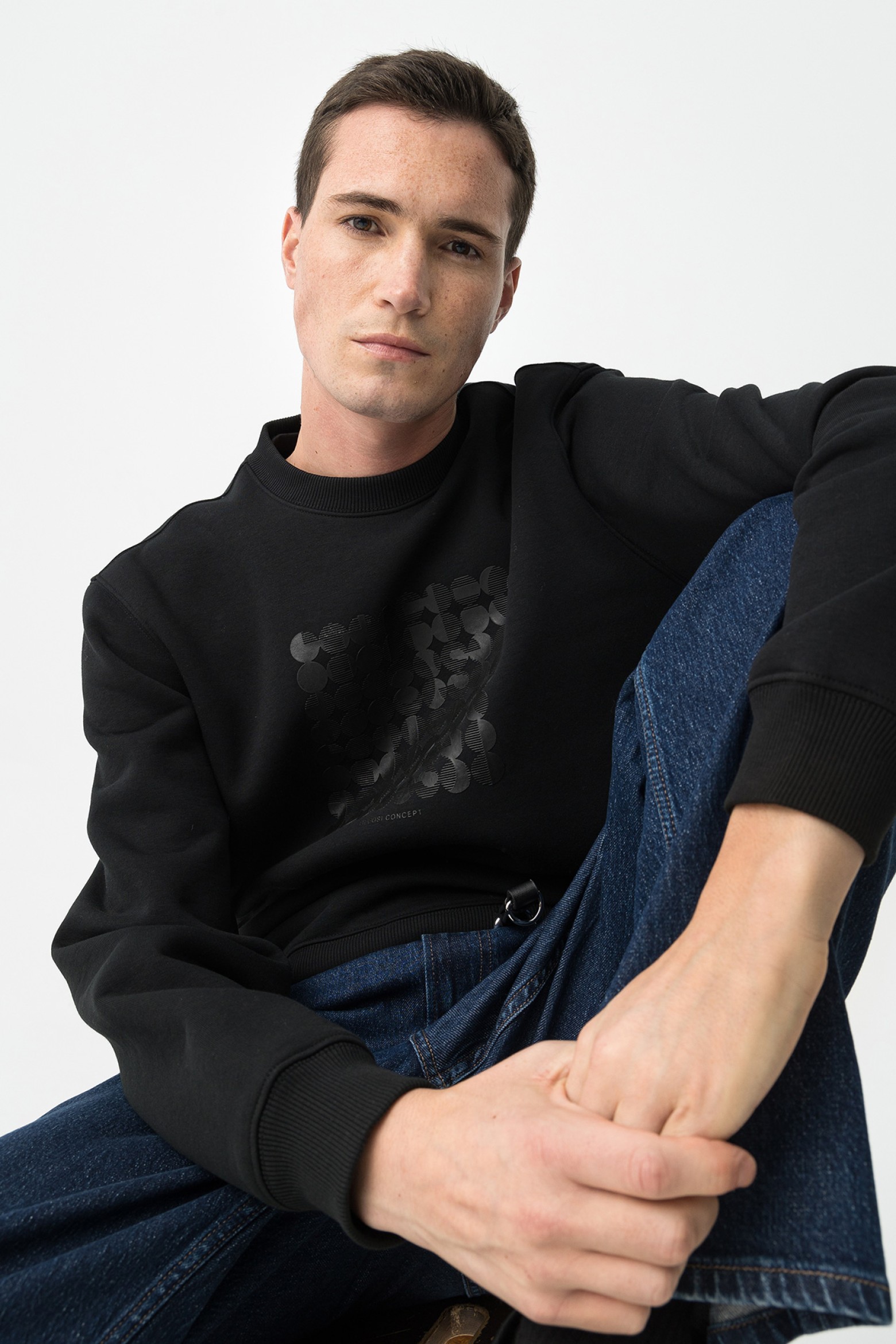 Sweatshirt Preta Manga Comprida