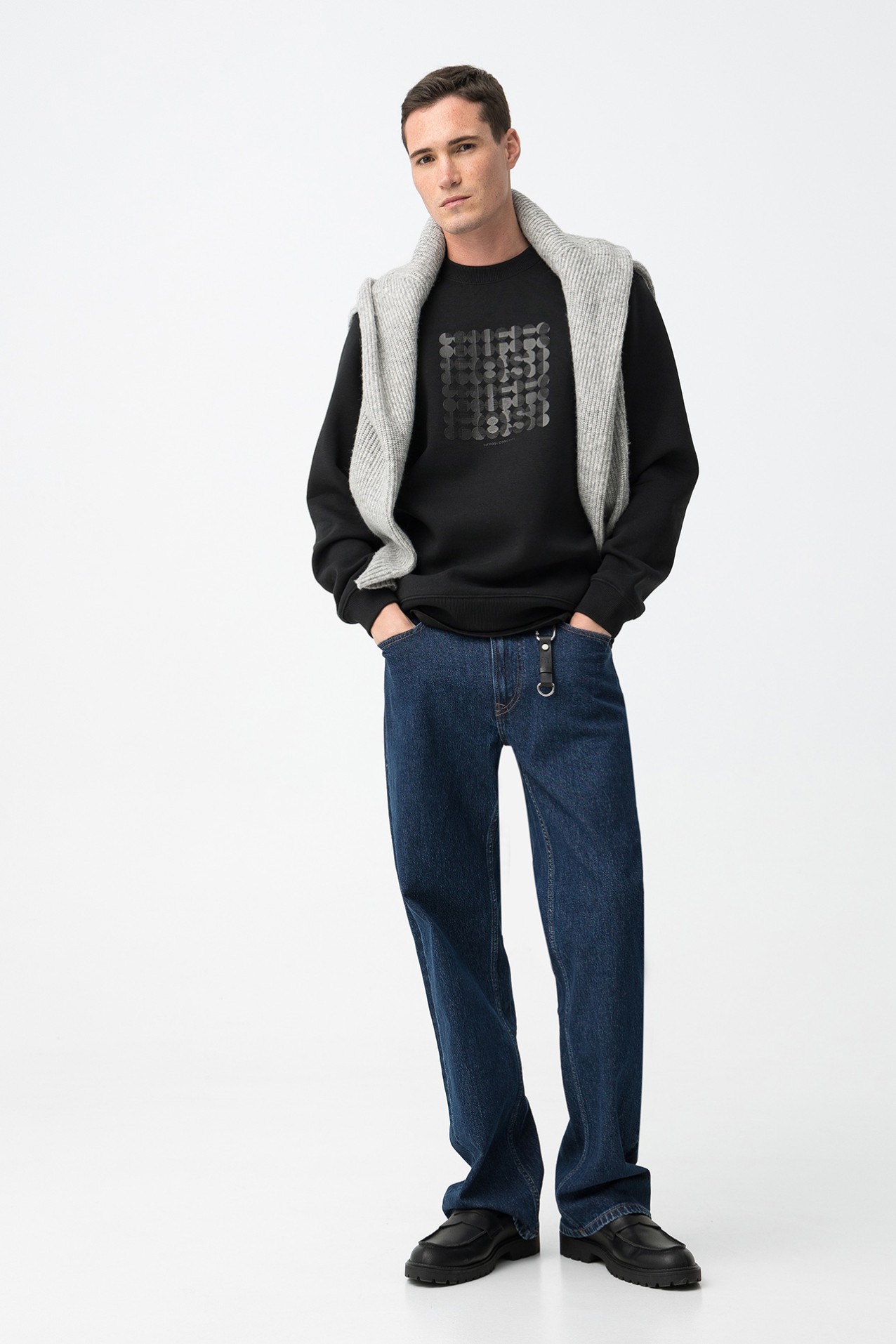 Sweatshirt Preta Manga Comprida