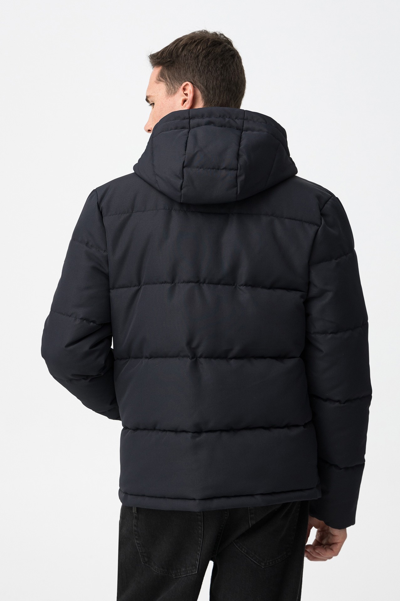 Chaqueta azul con capucha