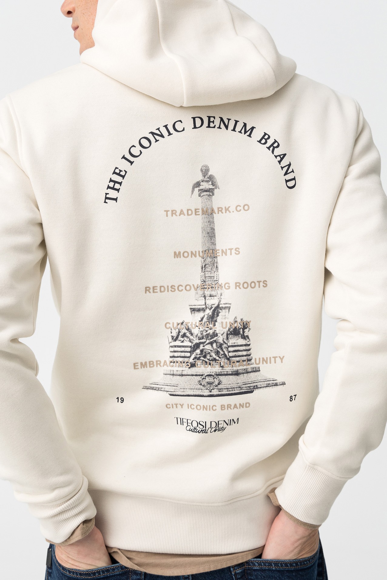 Hoodie beige con capucha